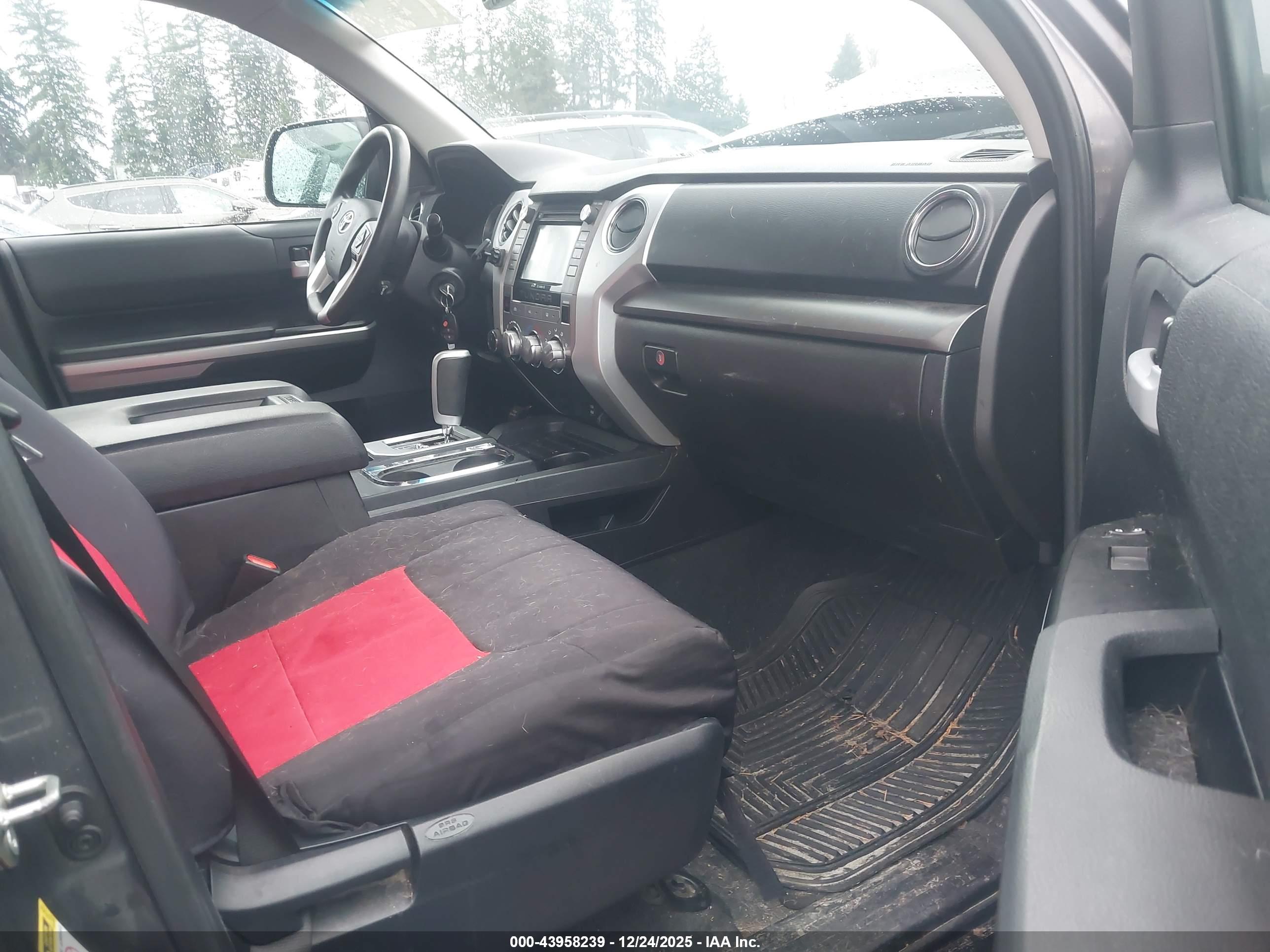 TOYOTA TUNDRA image 5