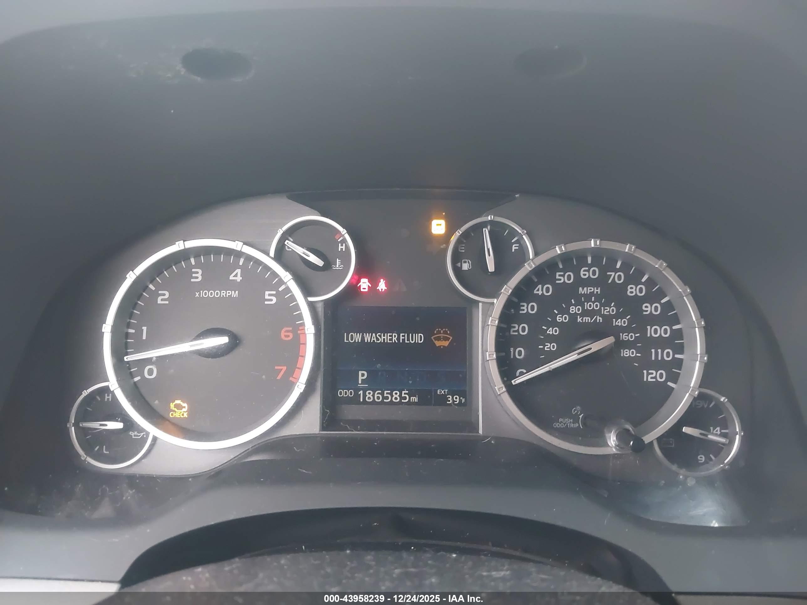 TOYOTA TUNDRA image 7