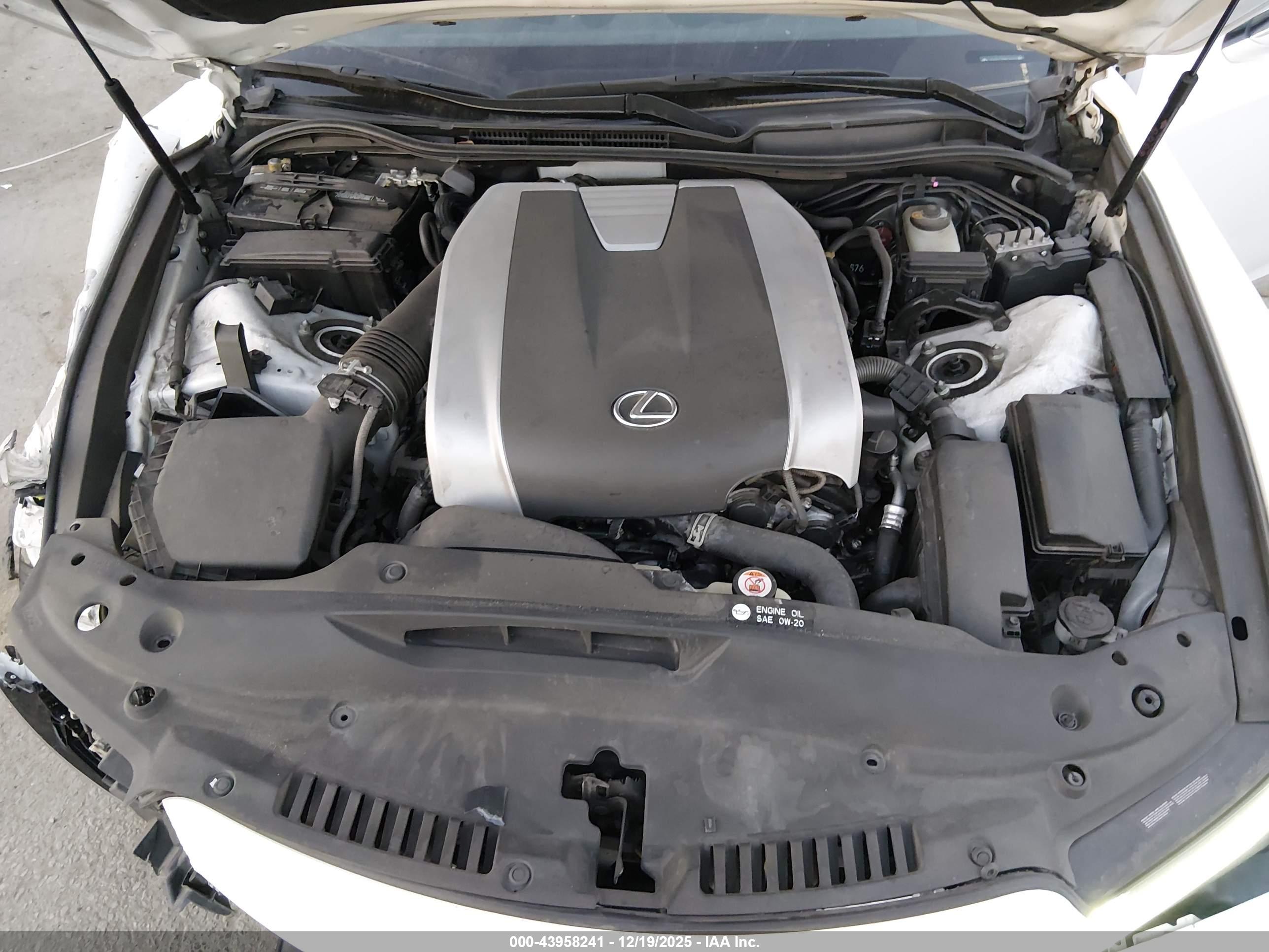 LEXUS IS image 10