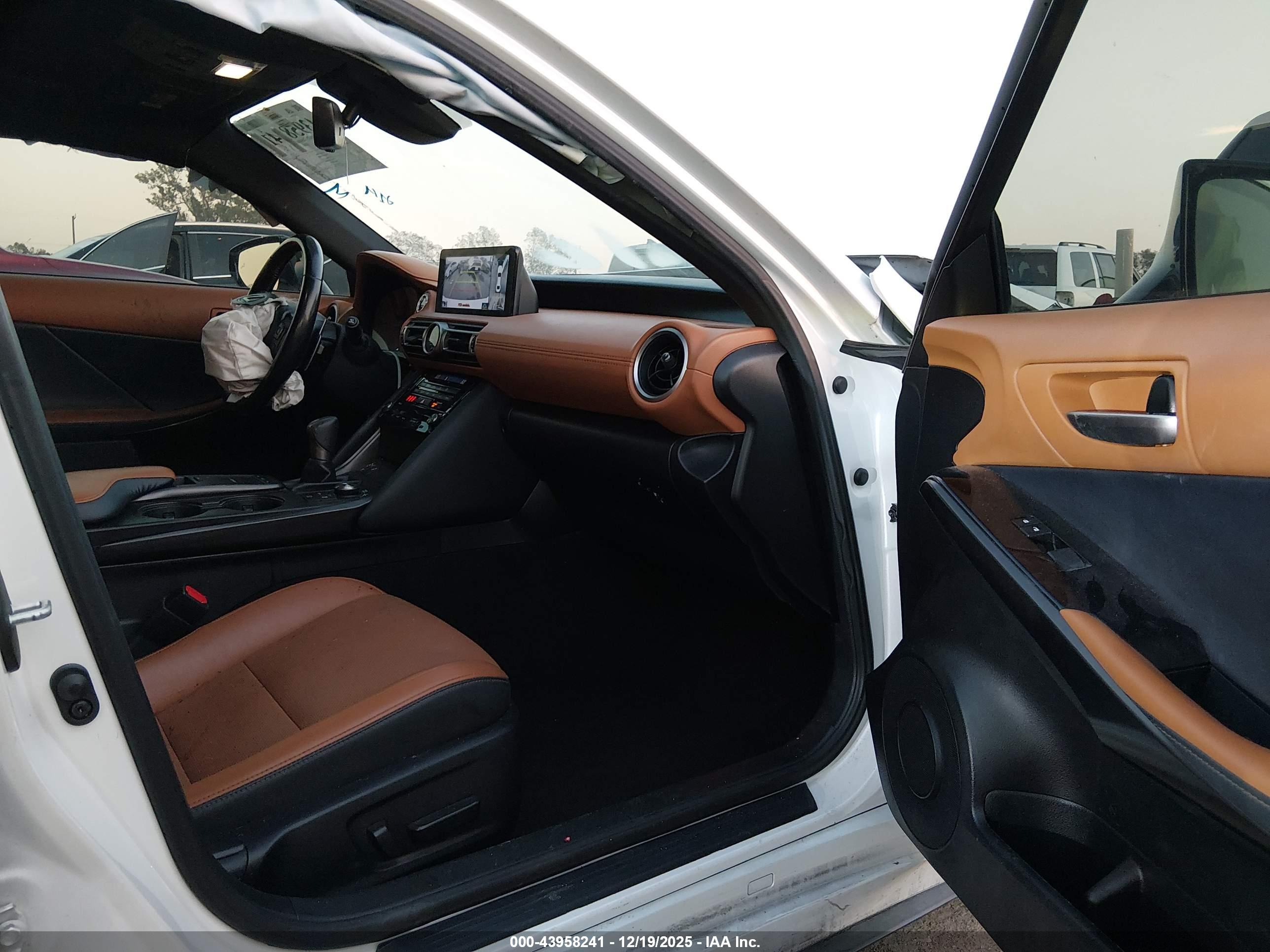 LEXUS IS image 5