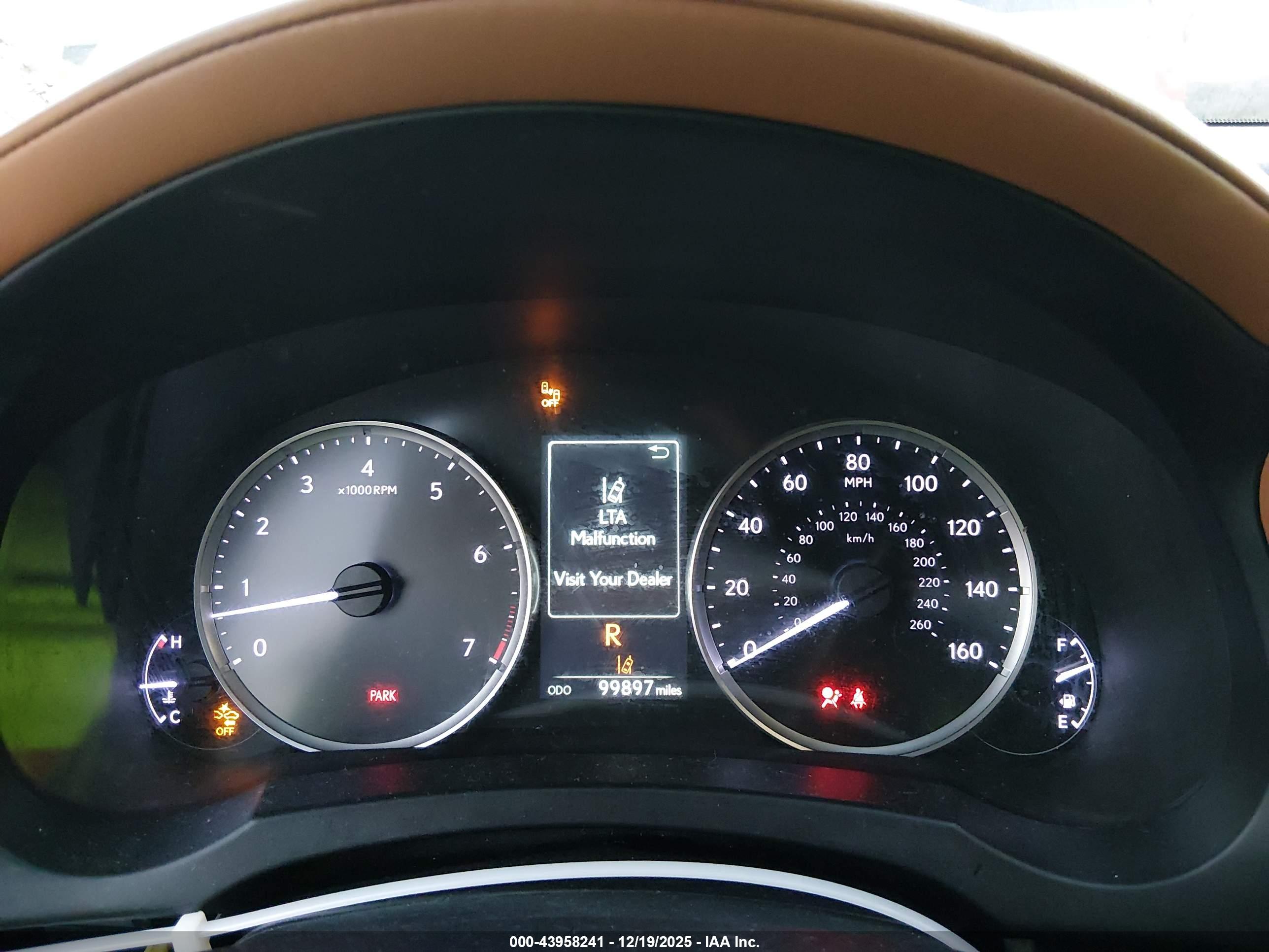 LEXUS IS image 7