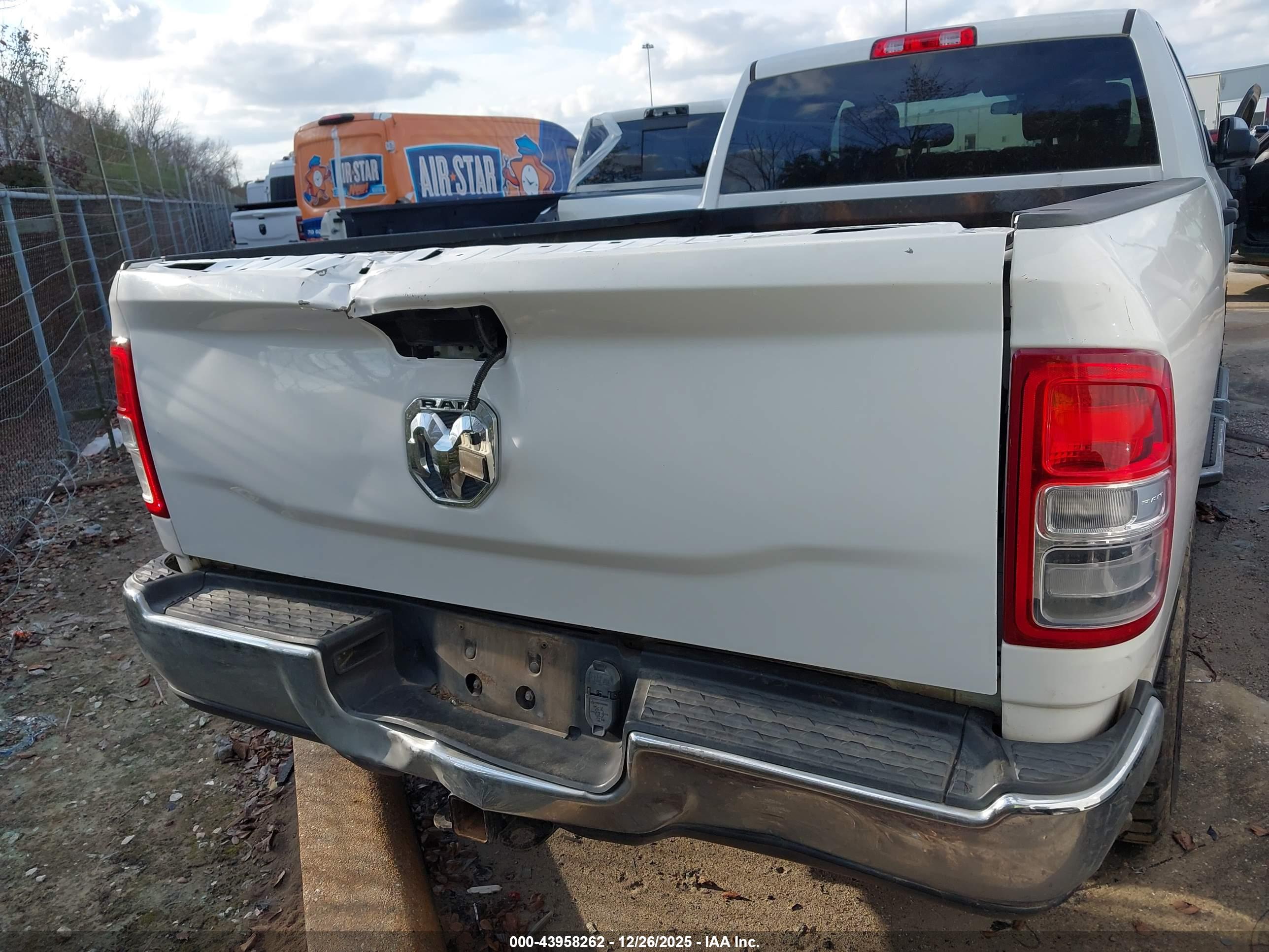 RAM 2500 image 6