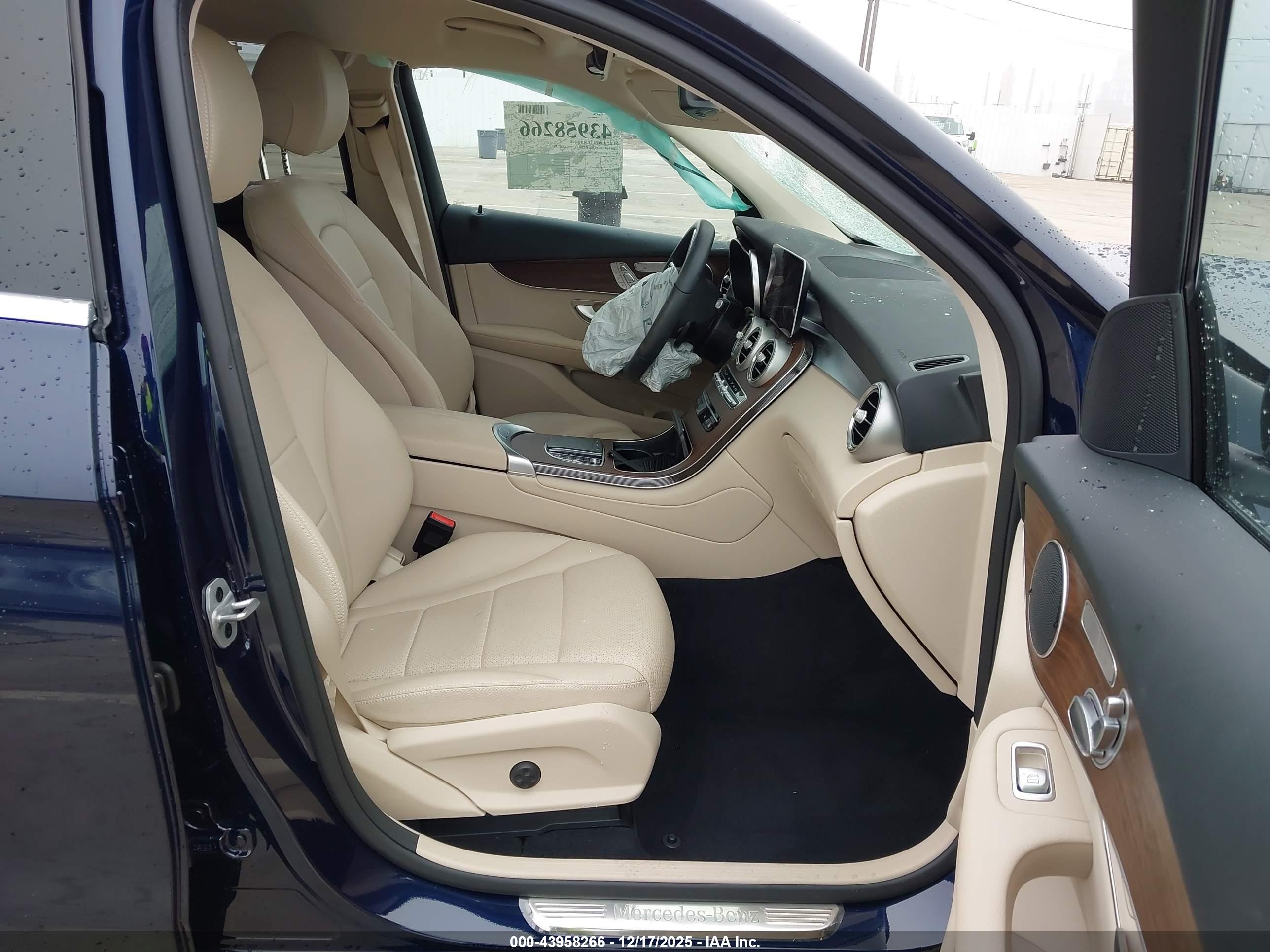 MERCEDES-BENZ GLC image 5