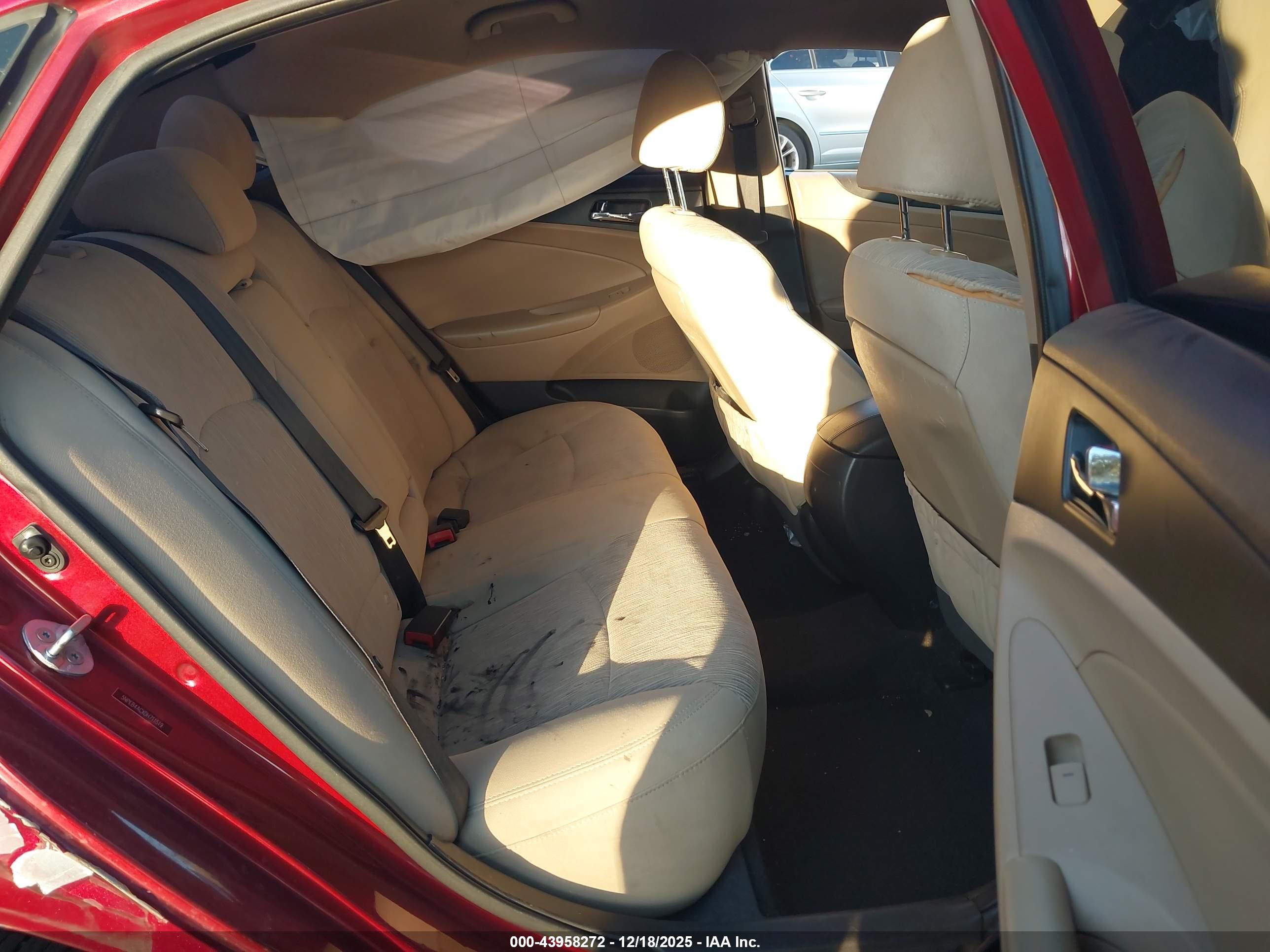 HYUNDAI SONATA image 8
