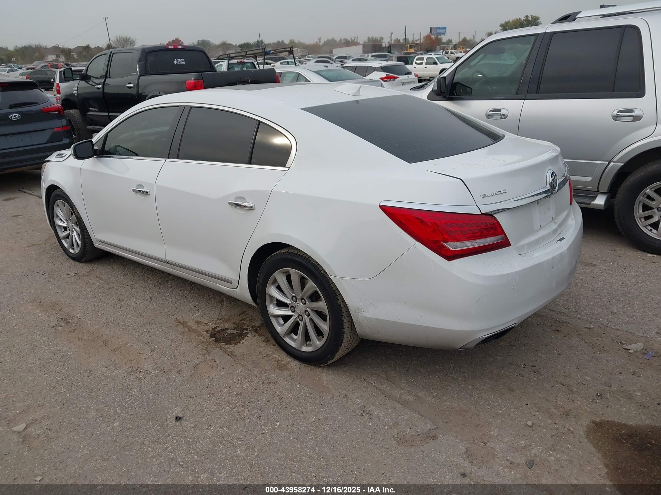 BUICK LACROSSE image 3