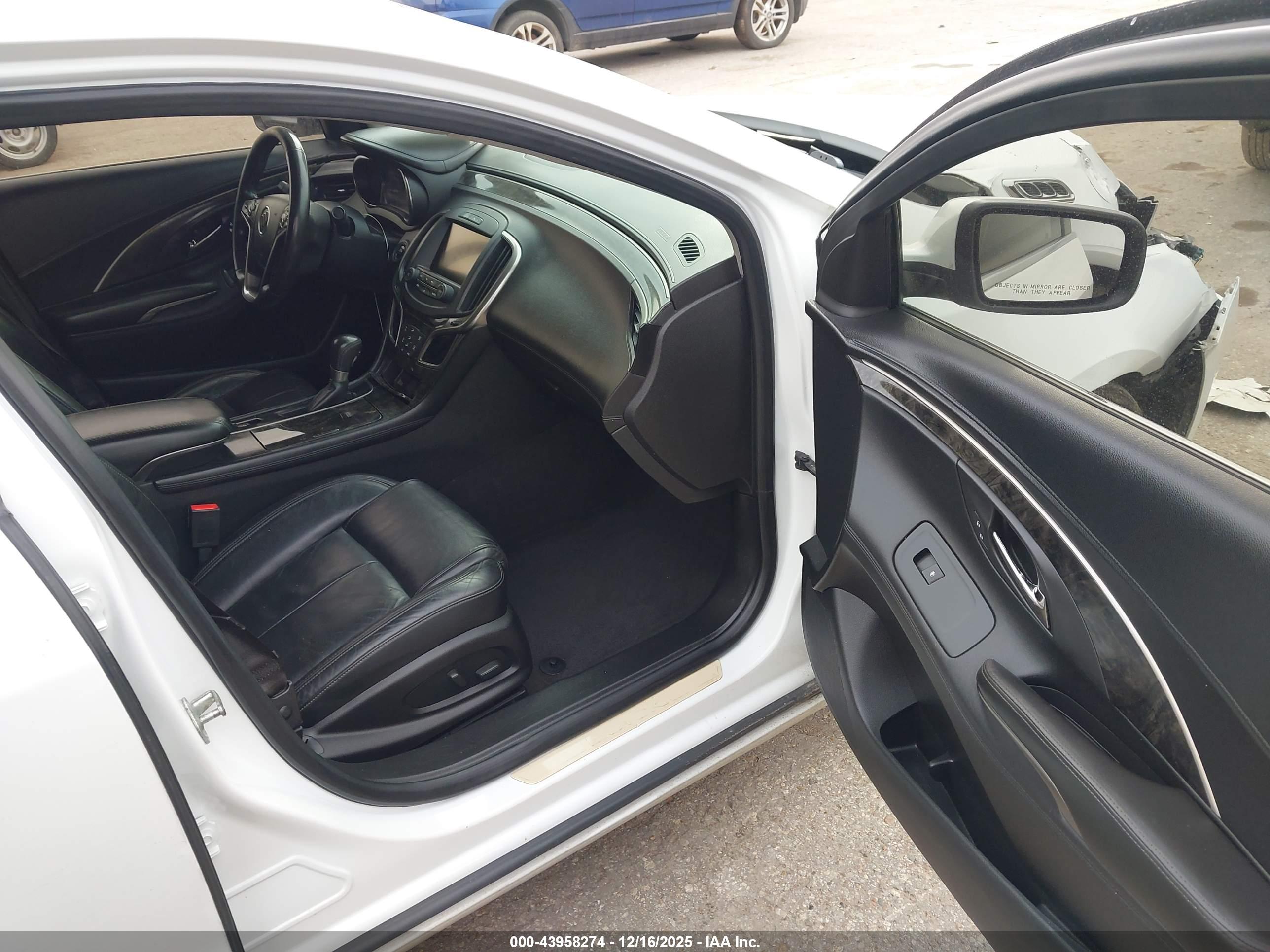 BUICK LACROSSE image 5