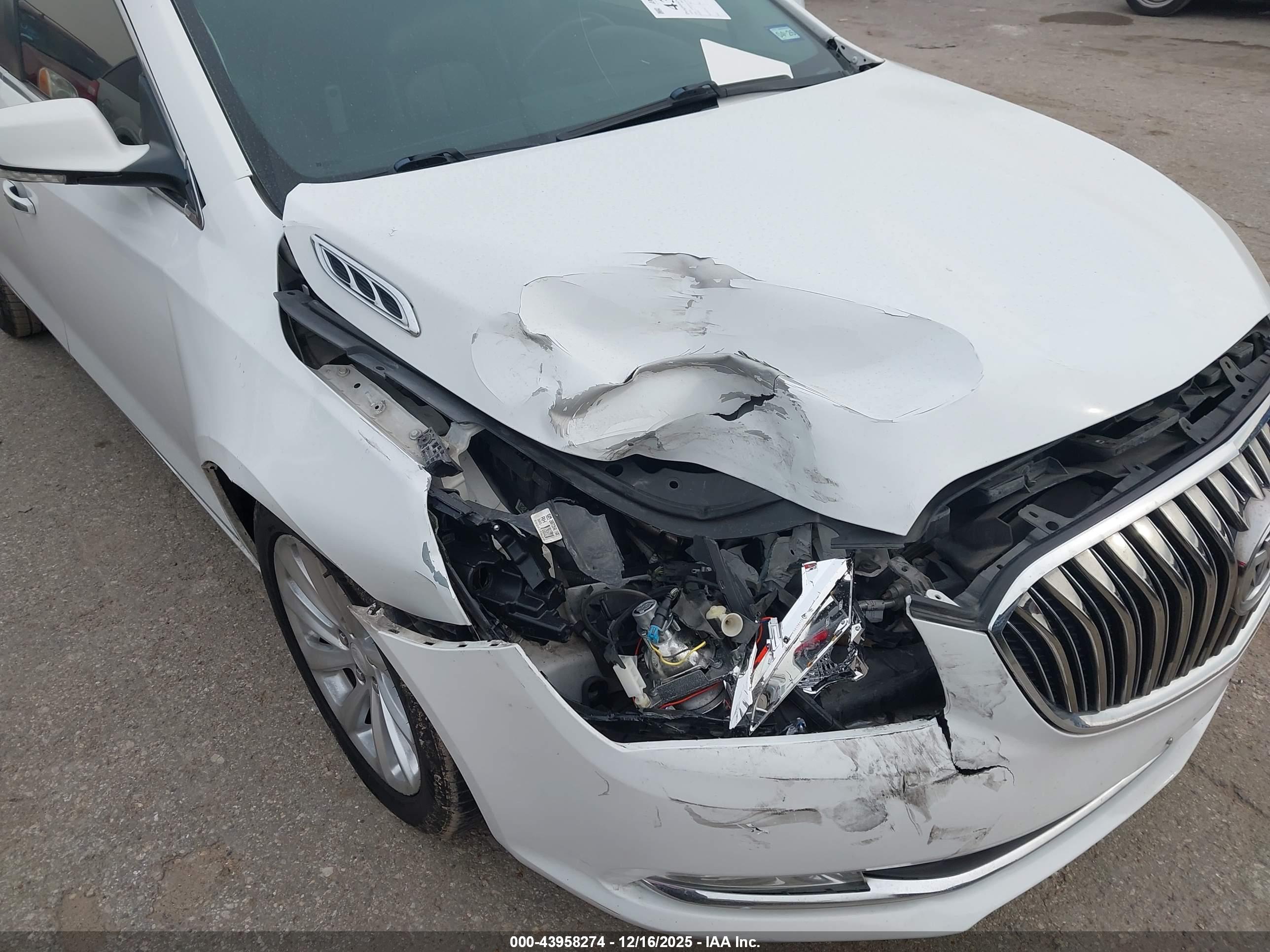 BUICK LACROSSE image 6