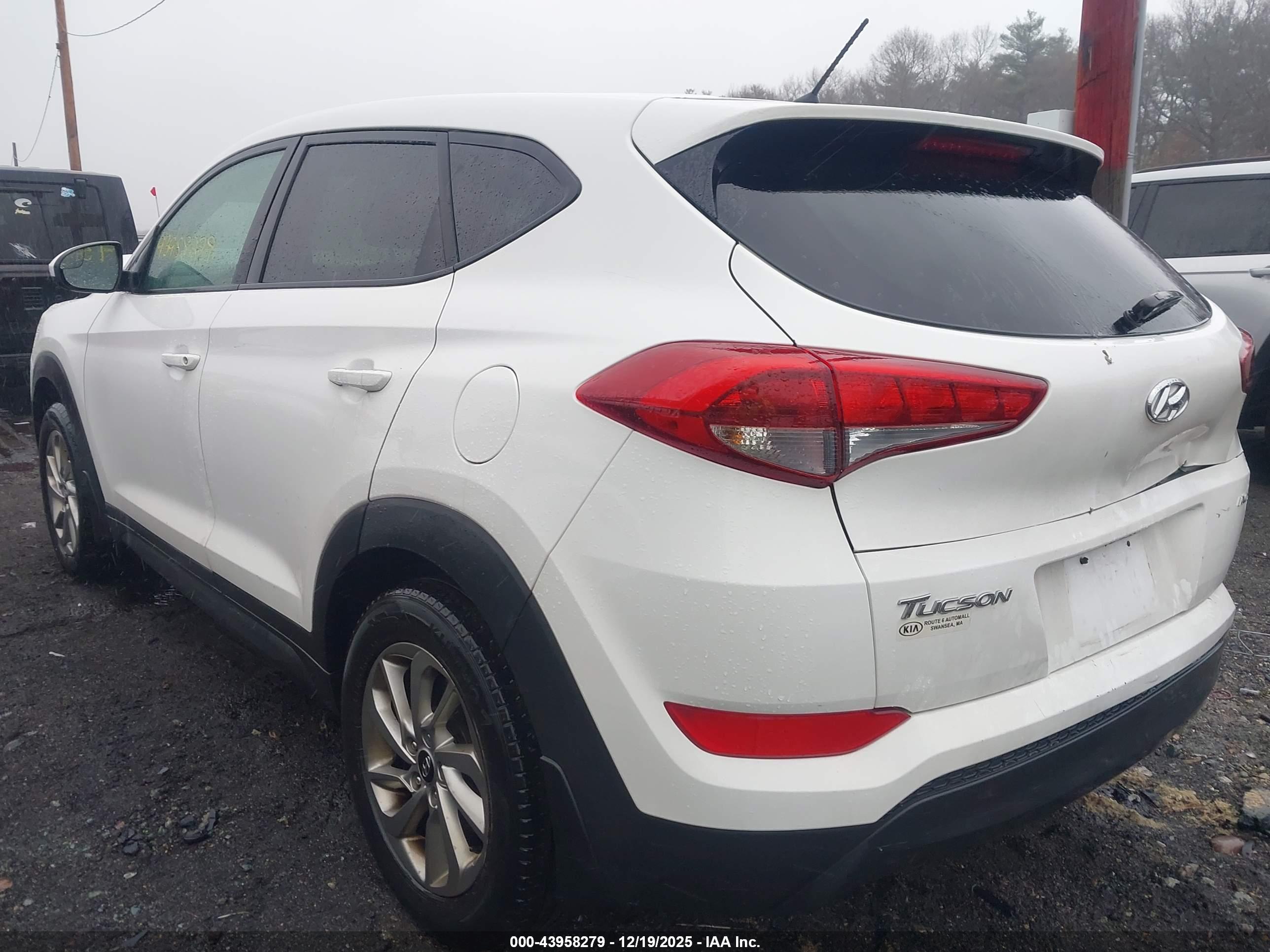 HYUNDAI TUCSON image 3