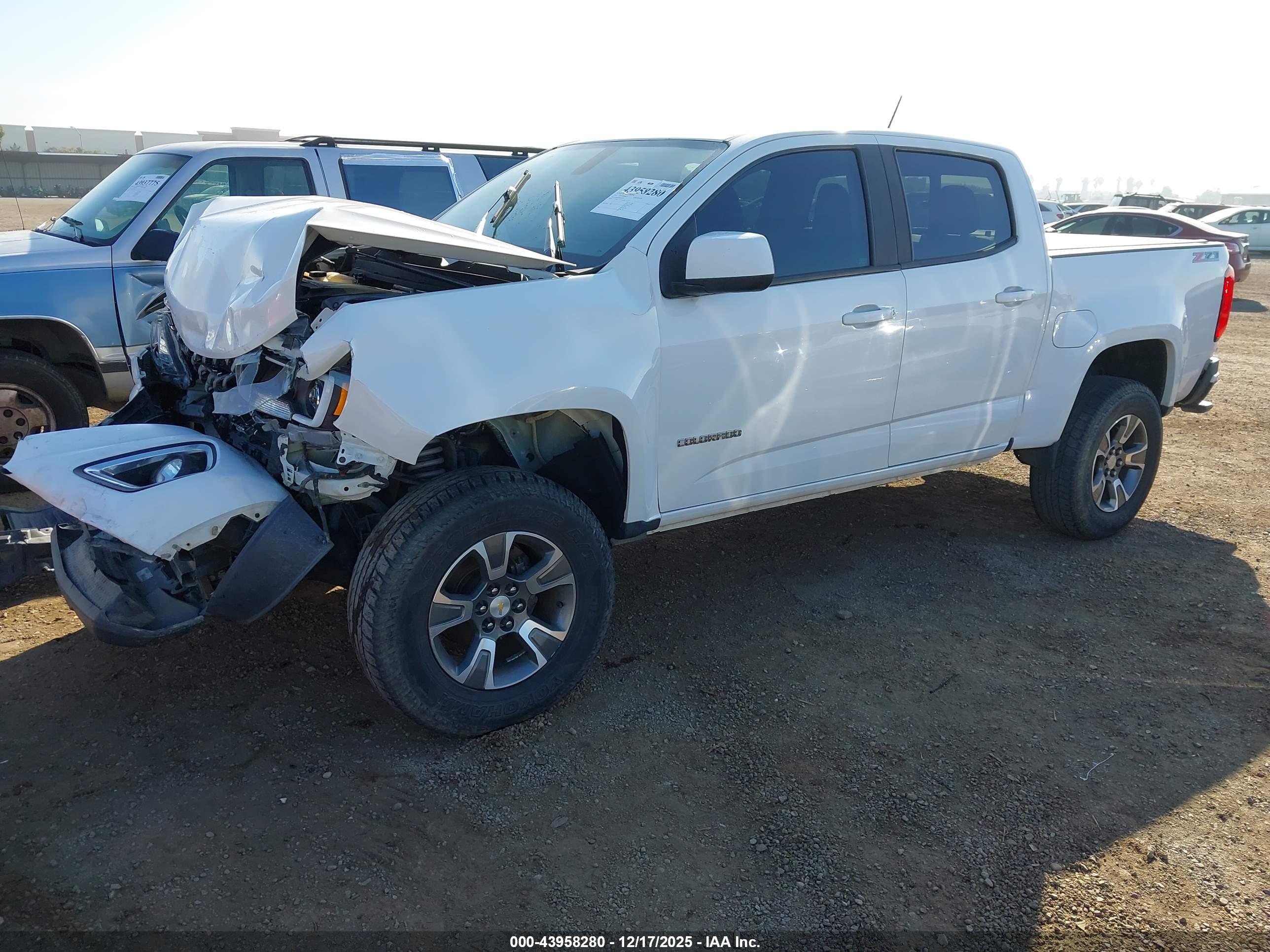 CHEVROLET COLORADO image 2