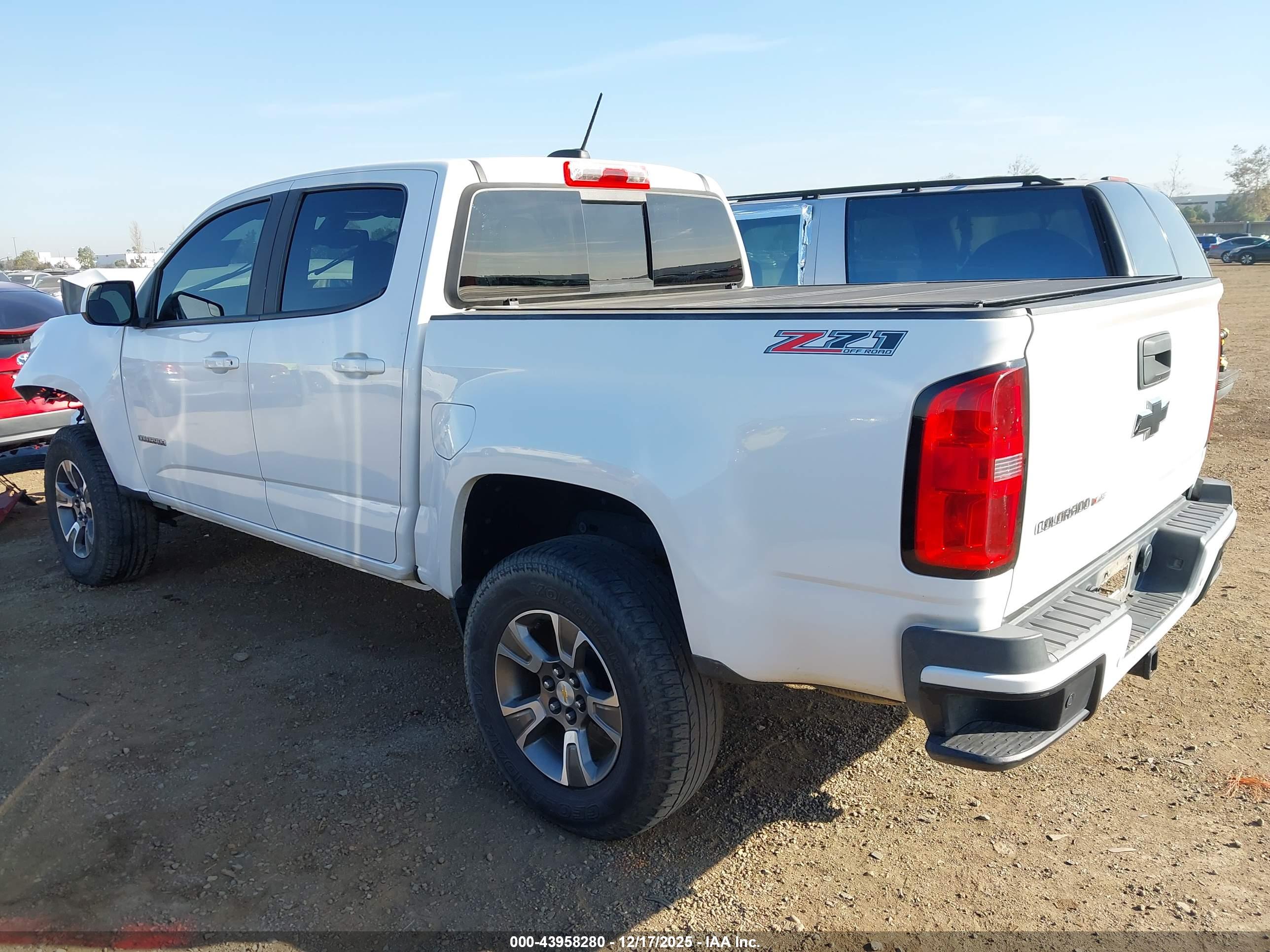 CHEVROLET COLORADO image 3