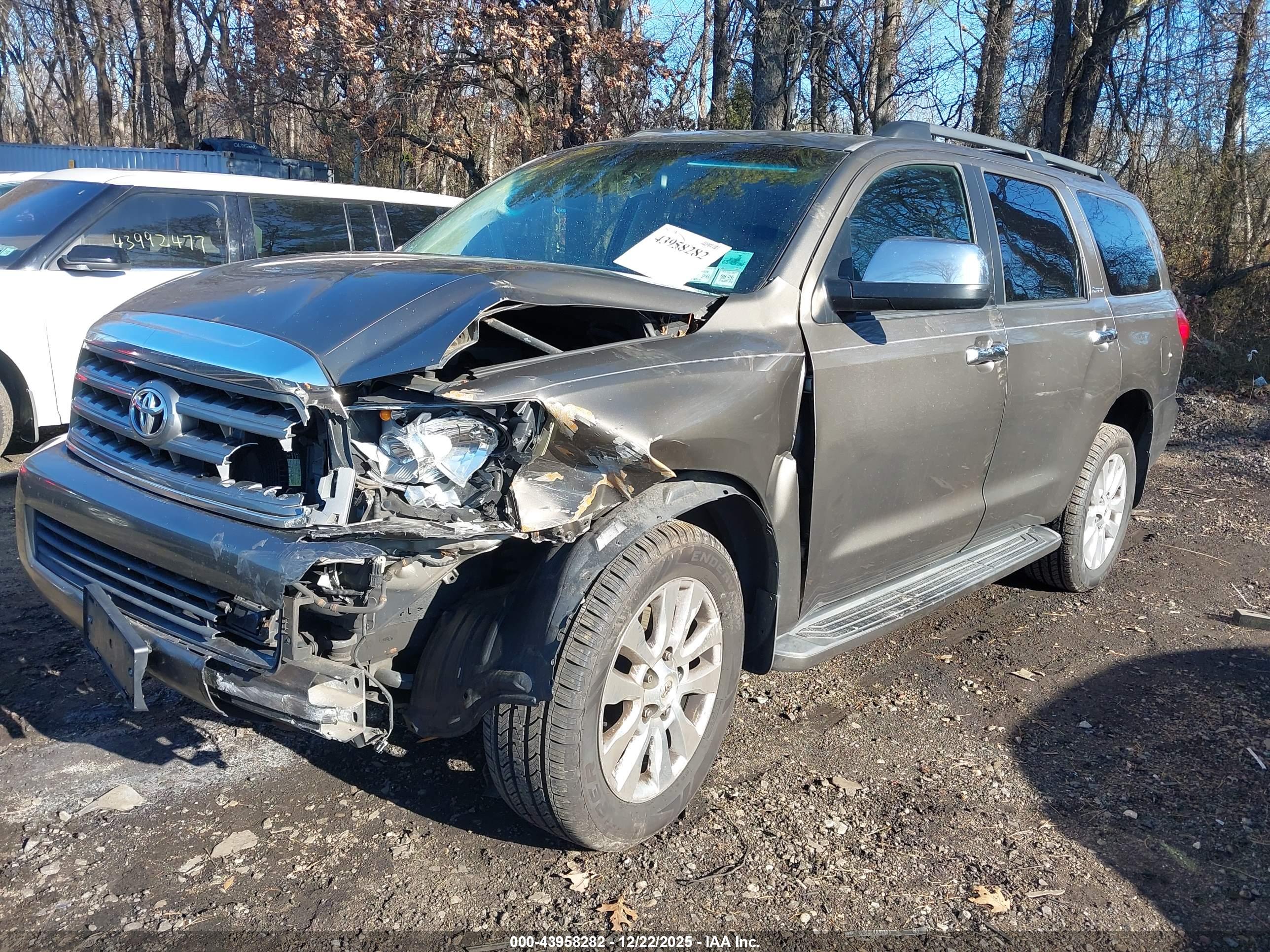 TOYOTA SEQUOIA image 2