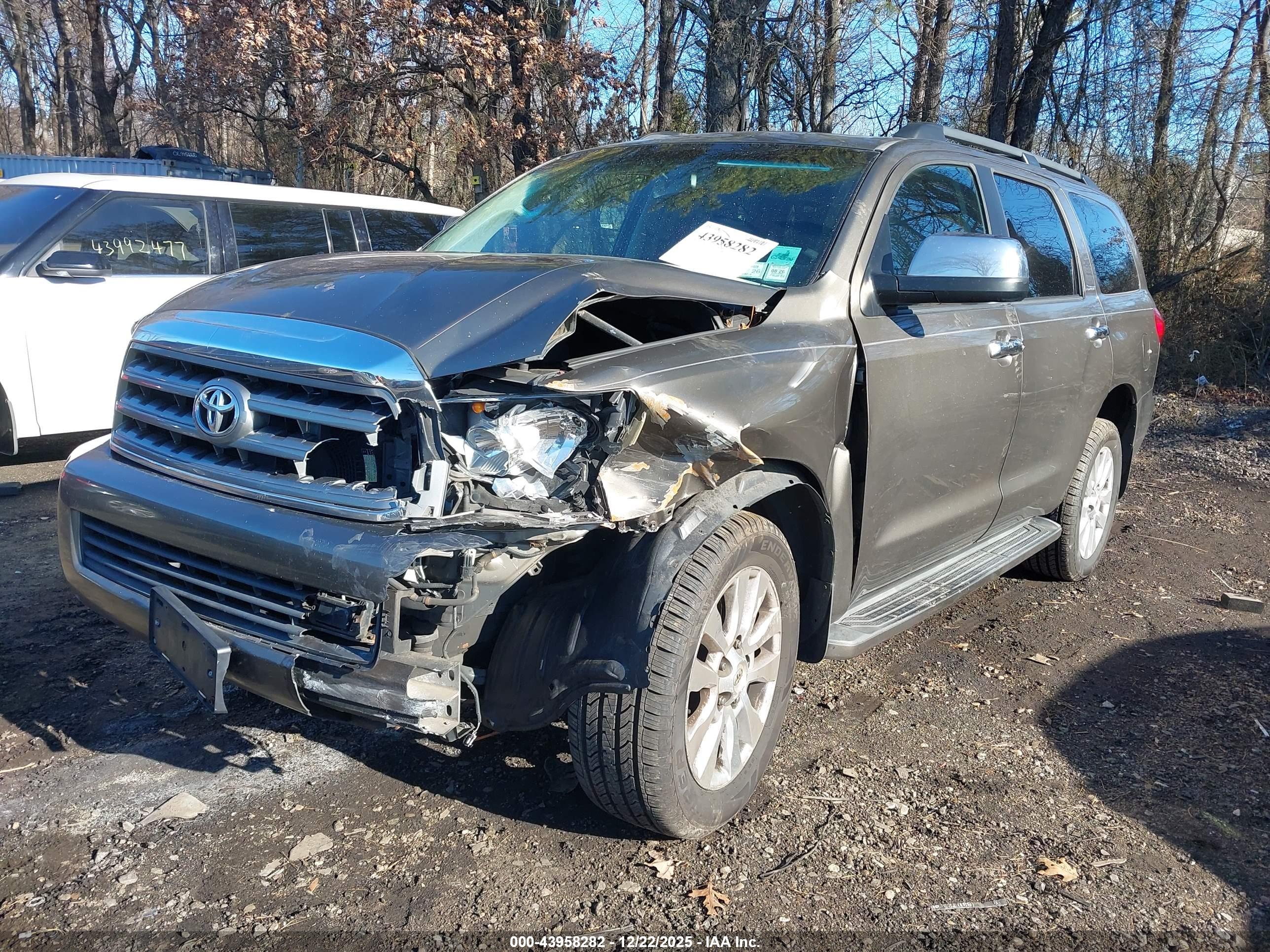 TOYOTA SEQUOIA image 6