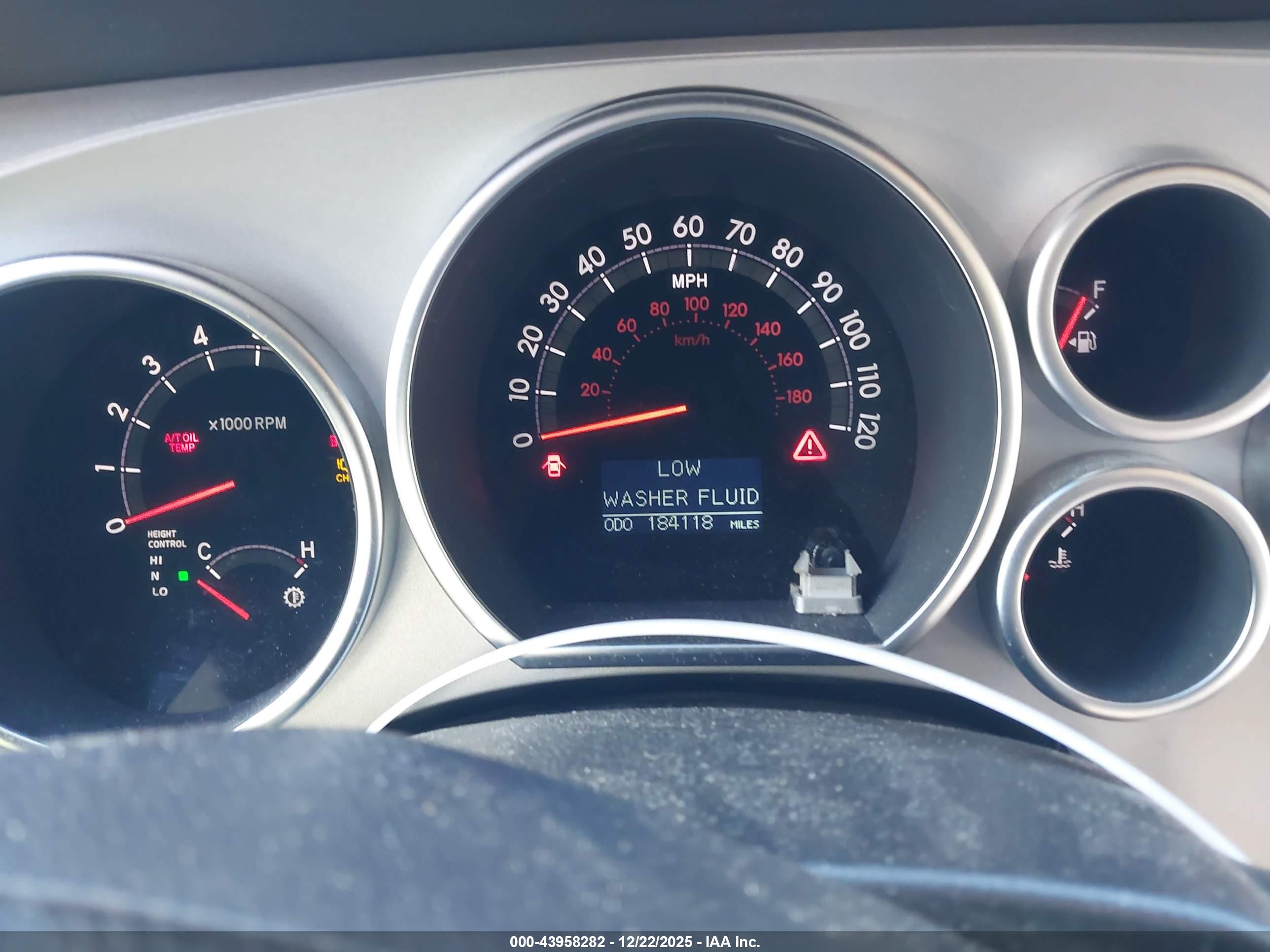 TOYOTA SEQUOIA image 7