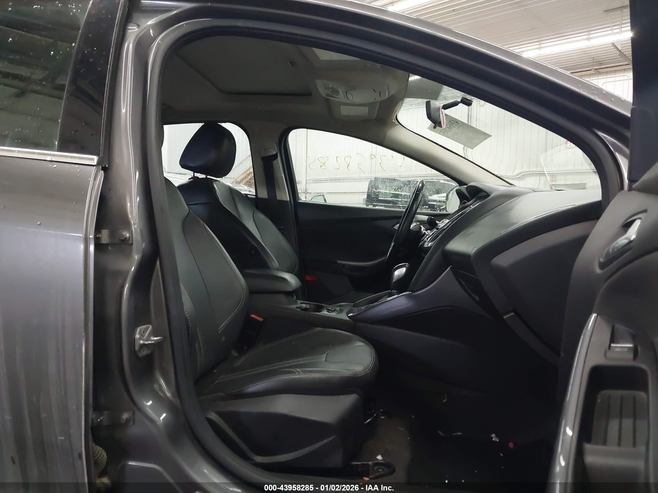 FORD FOCUS image 5