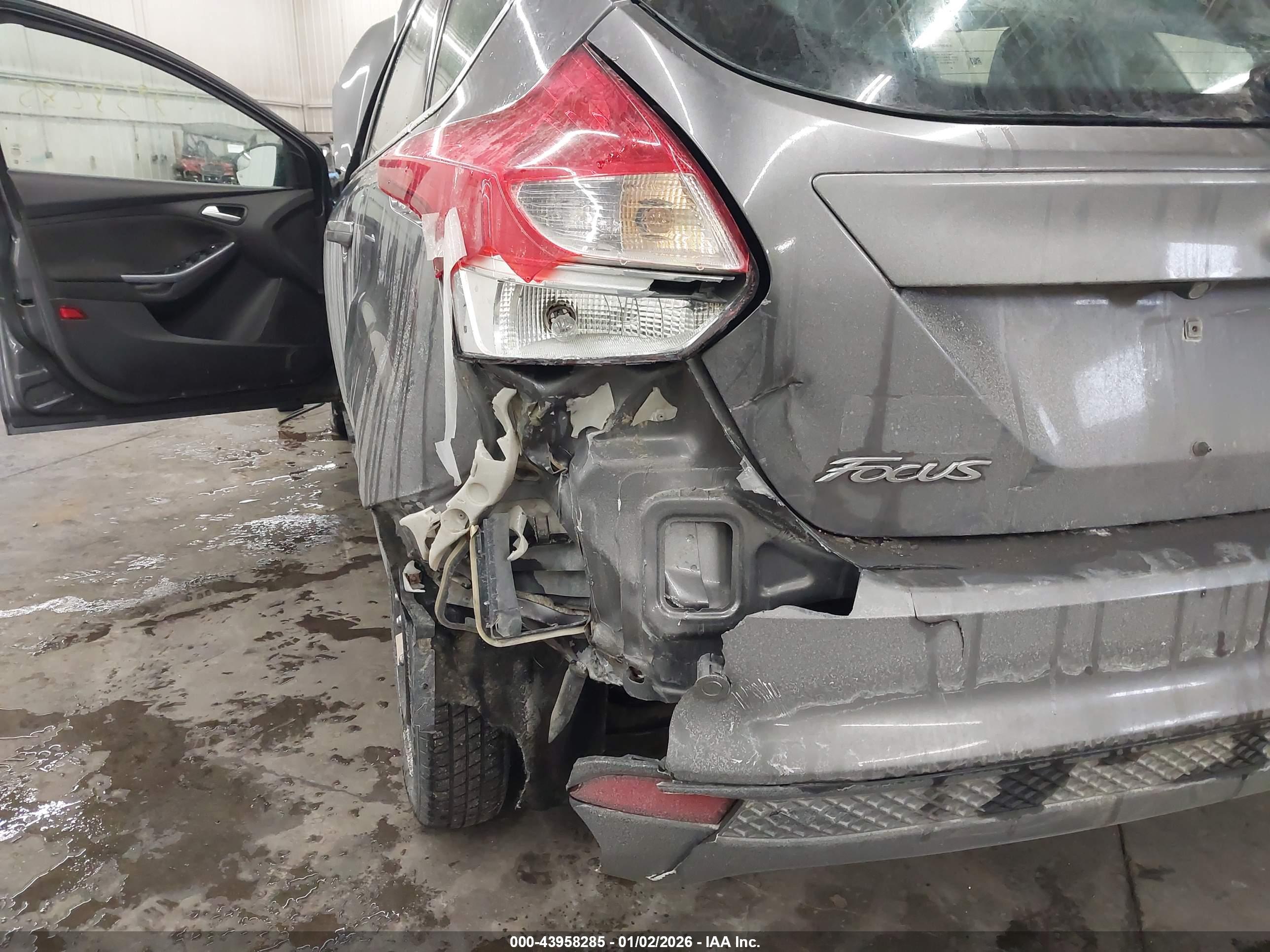 FORD FOCUS image 6
