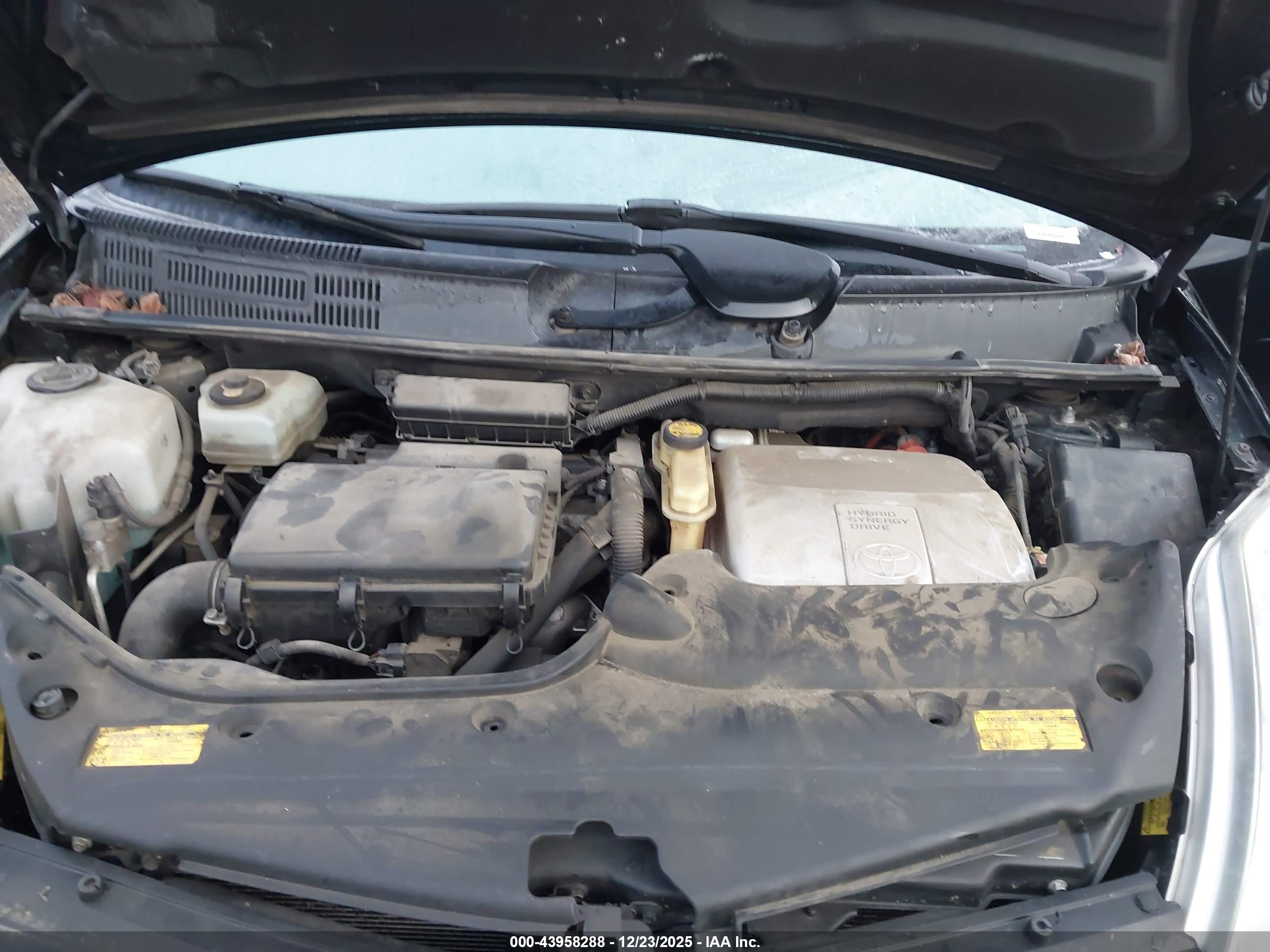 TOYOTA PRIUS image 10
