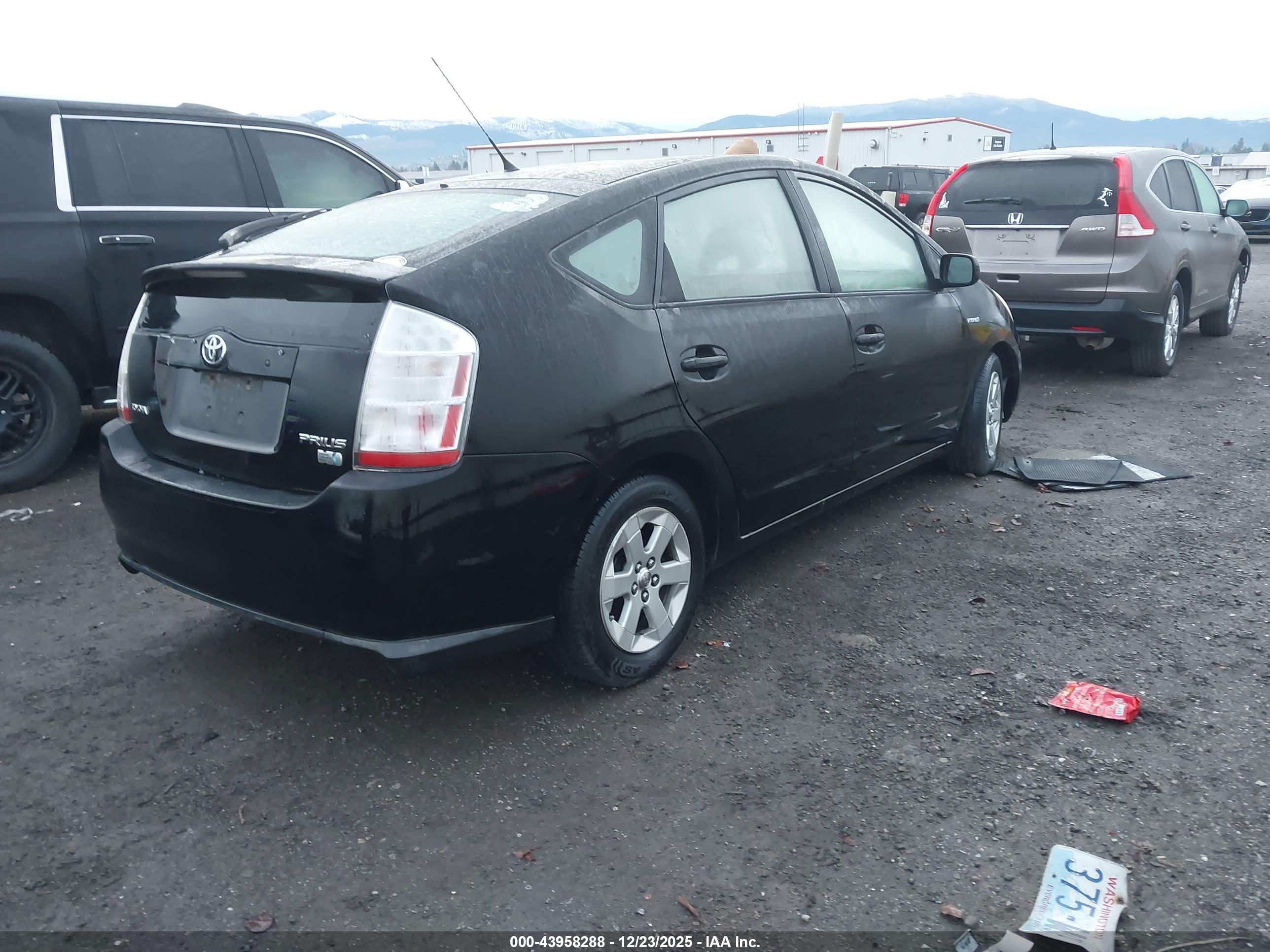 TOYOTA PRIUS image 4