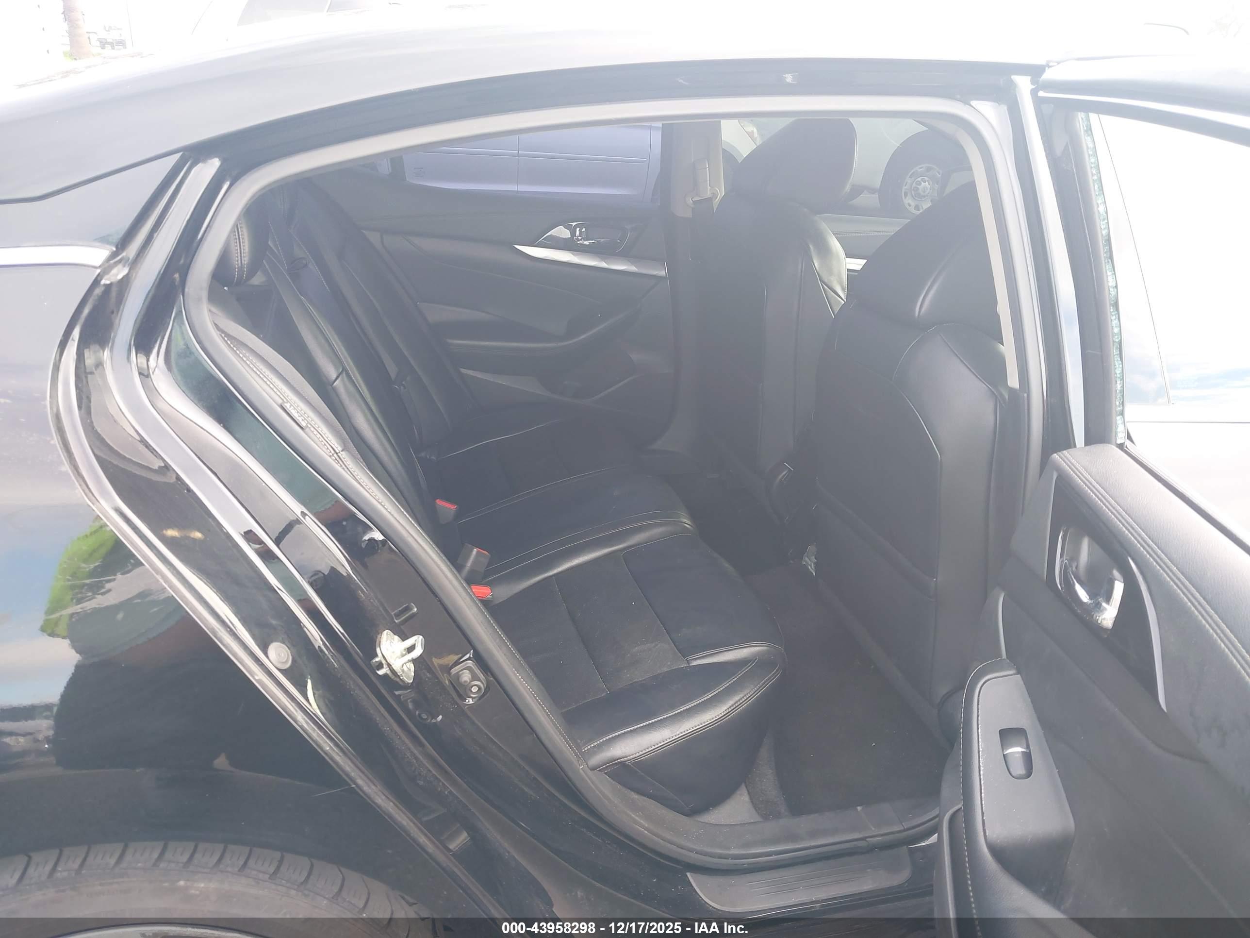NISSAN MAXIMA image 8
