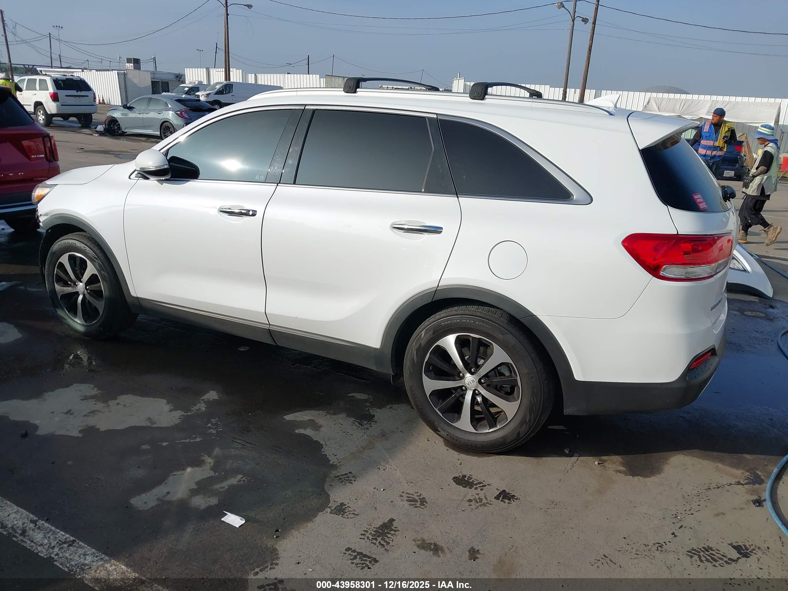 KIA SORENTO image 3