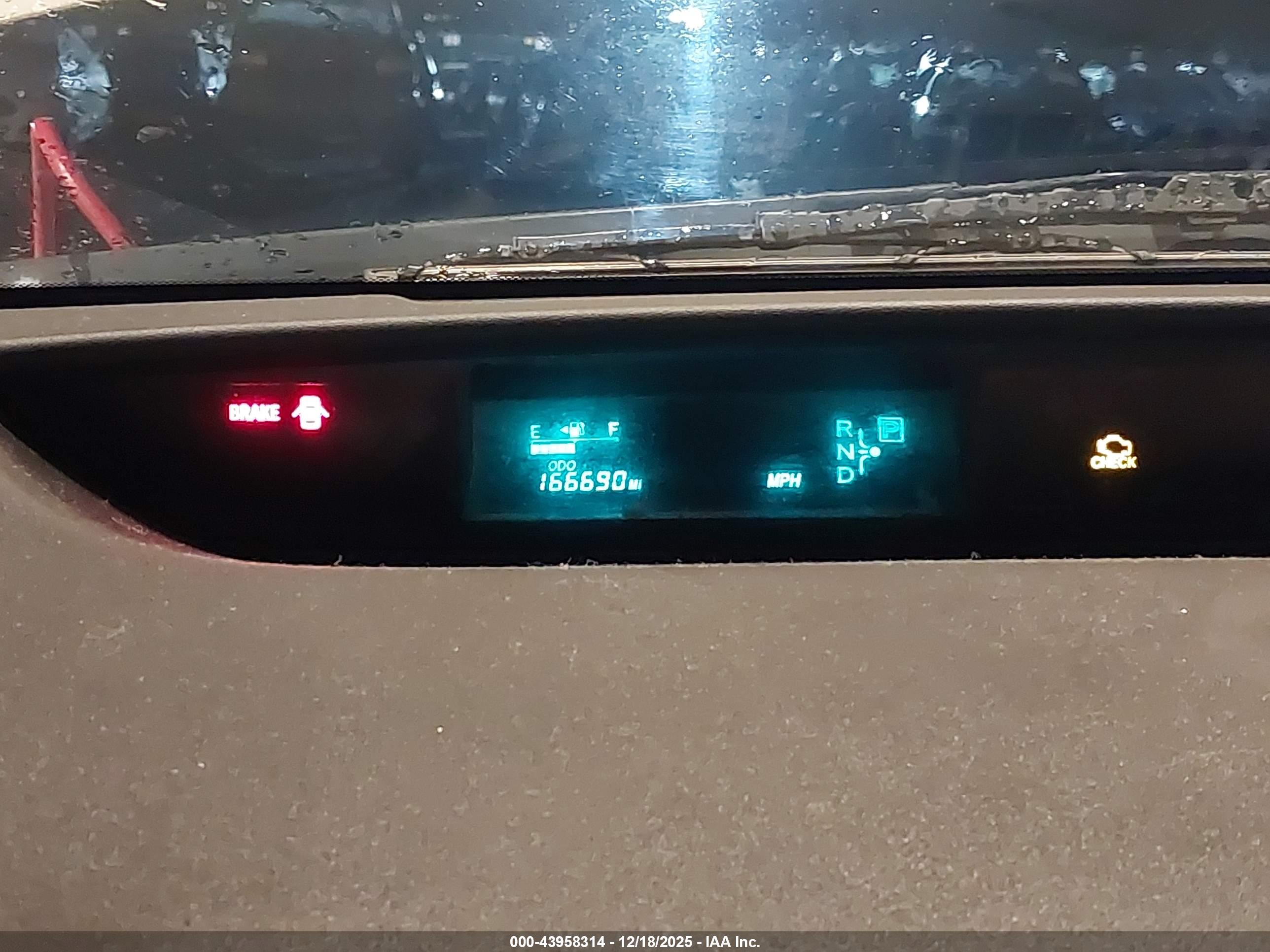 TOYOTA PRIUS image 7