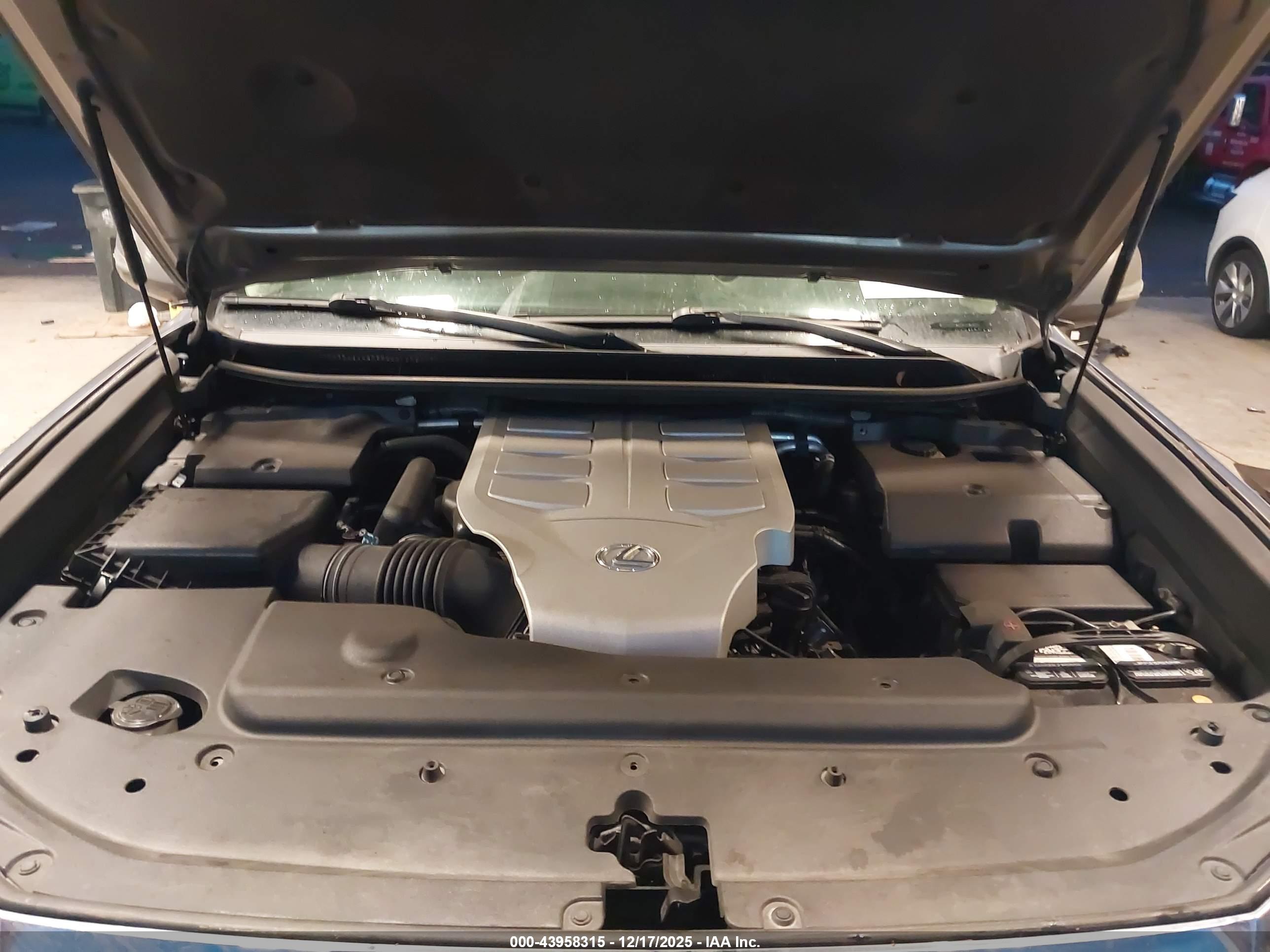 LEXUS GX image 10