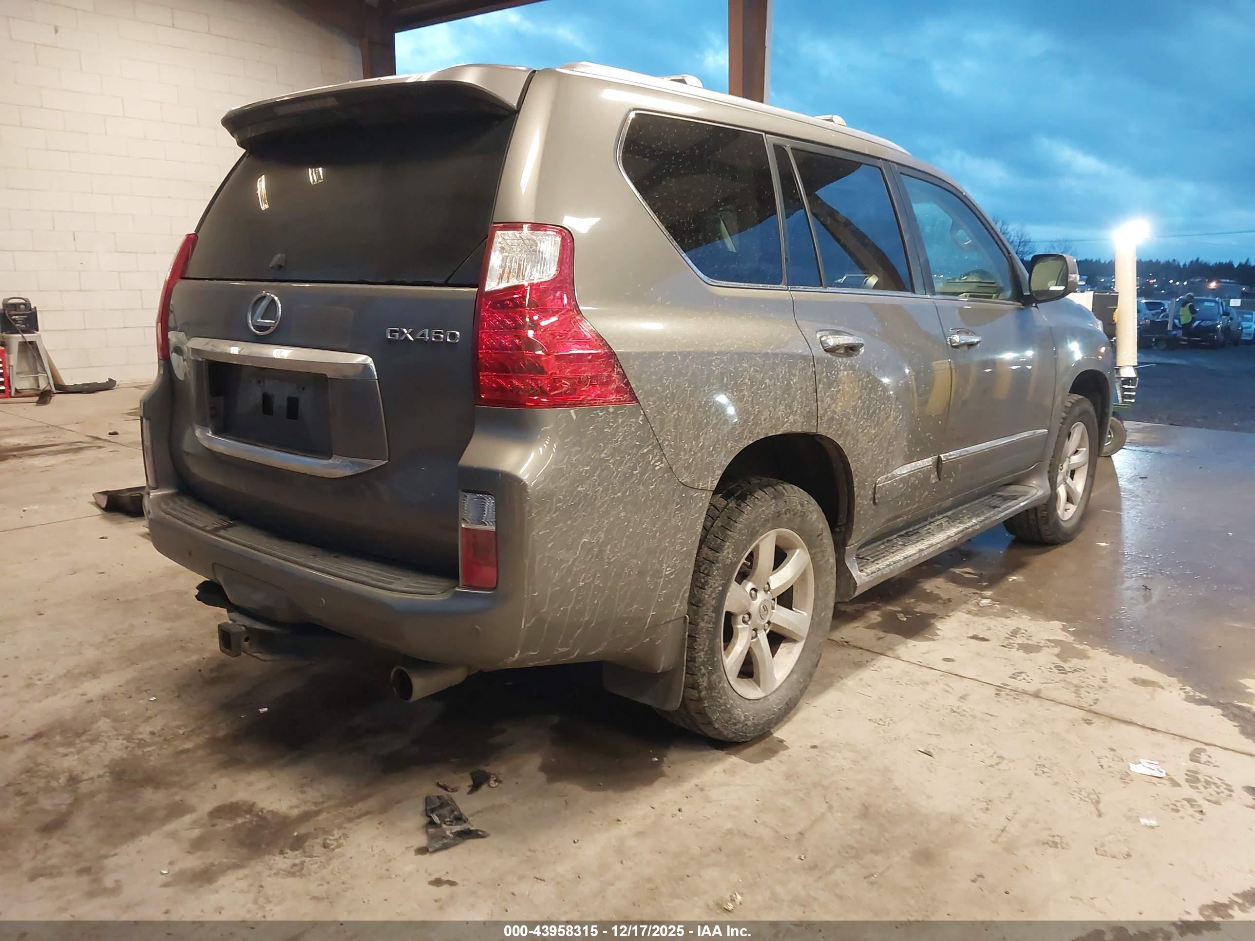 LEXUS GX image 4