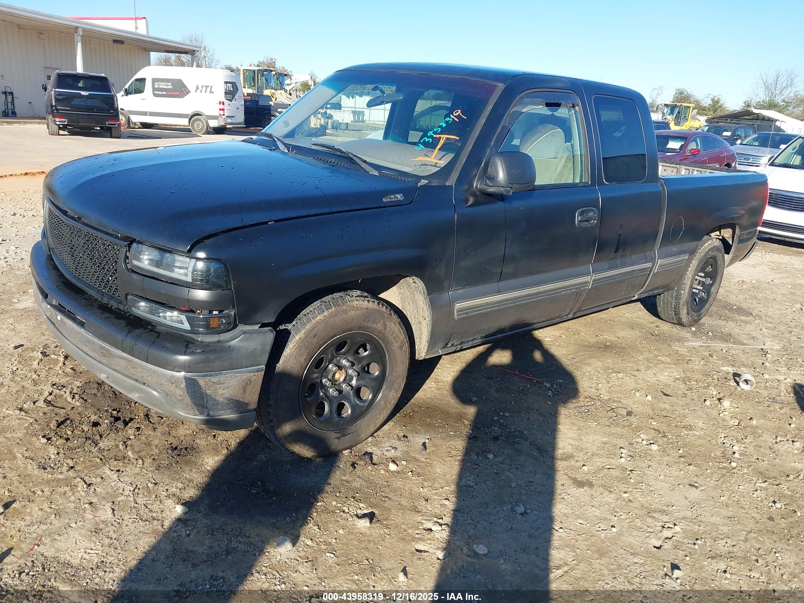 CHEVROLET SILVERADO image 2