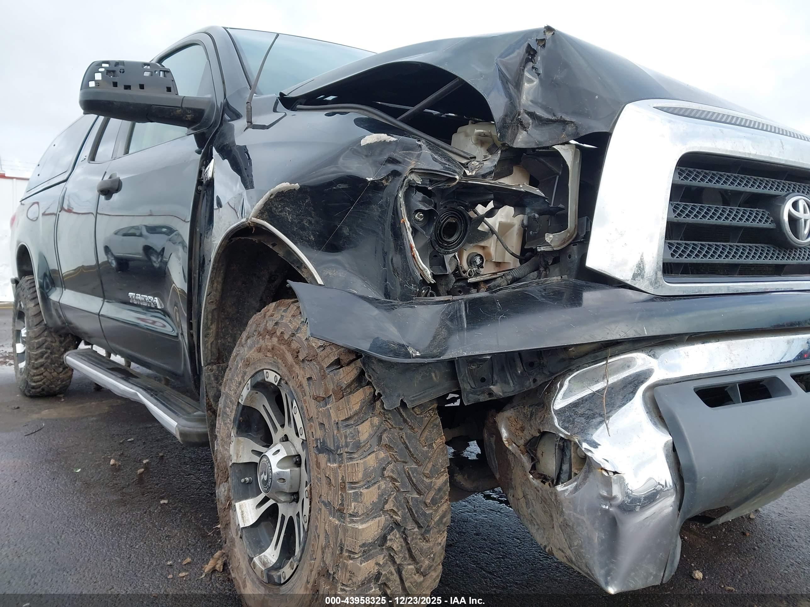 TOYOTA TUNDRA image 6