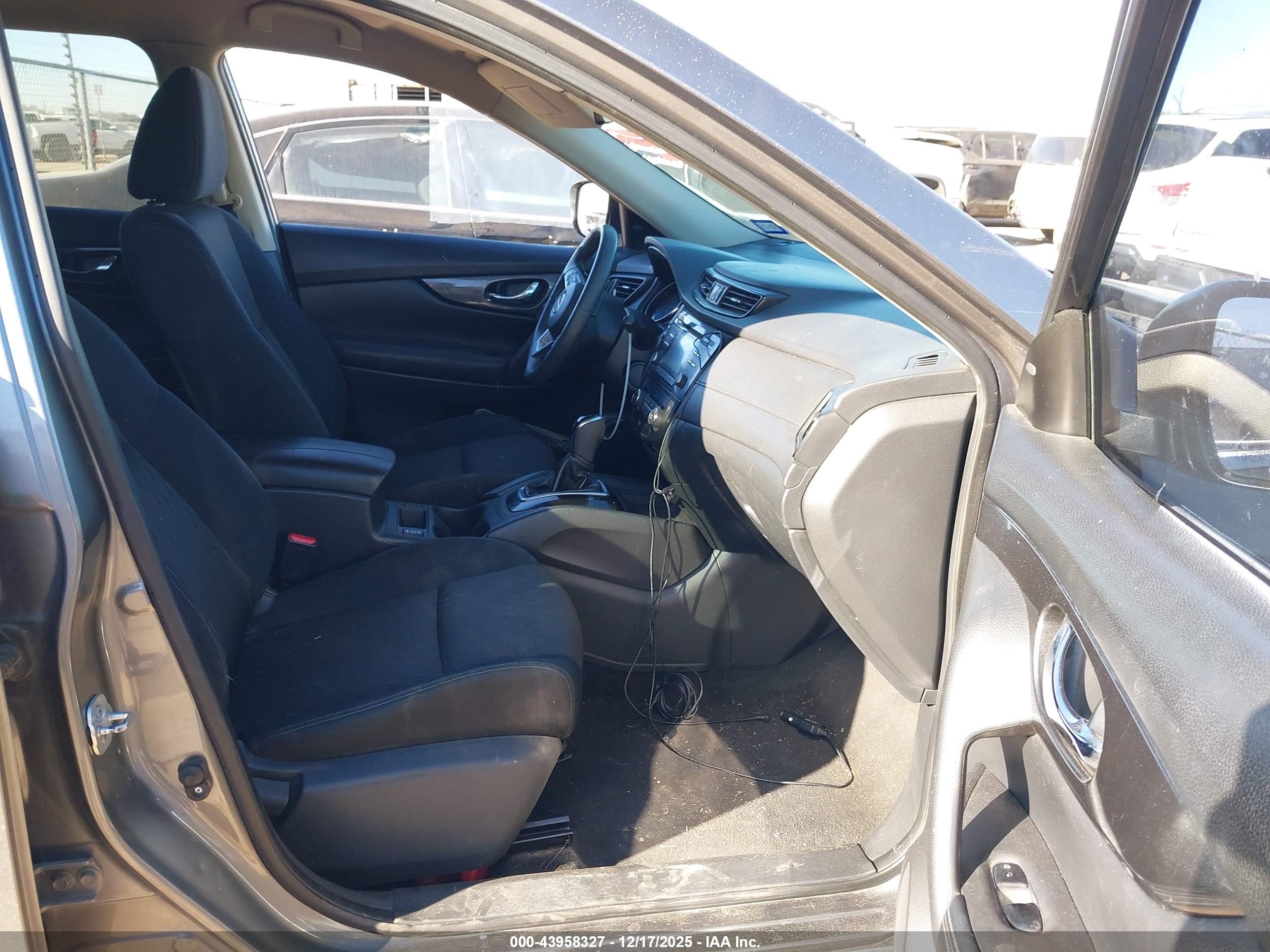 NISSAN ROGUE image 5