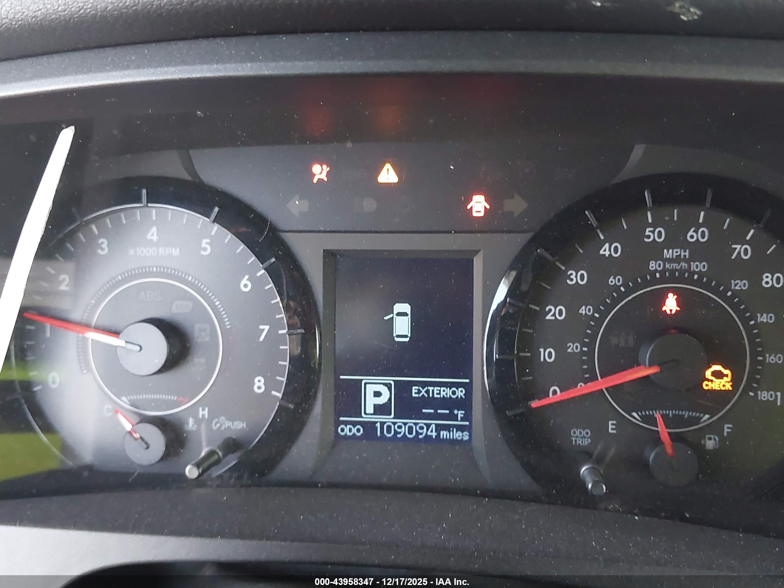 TOYOTA SIENNA image 7