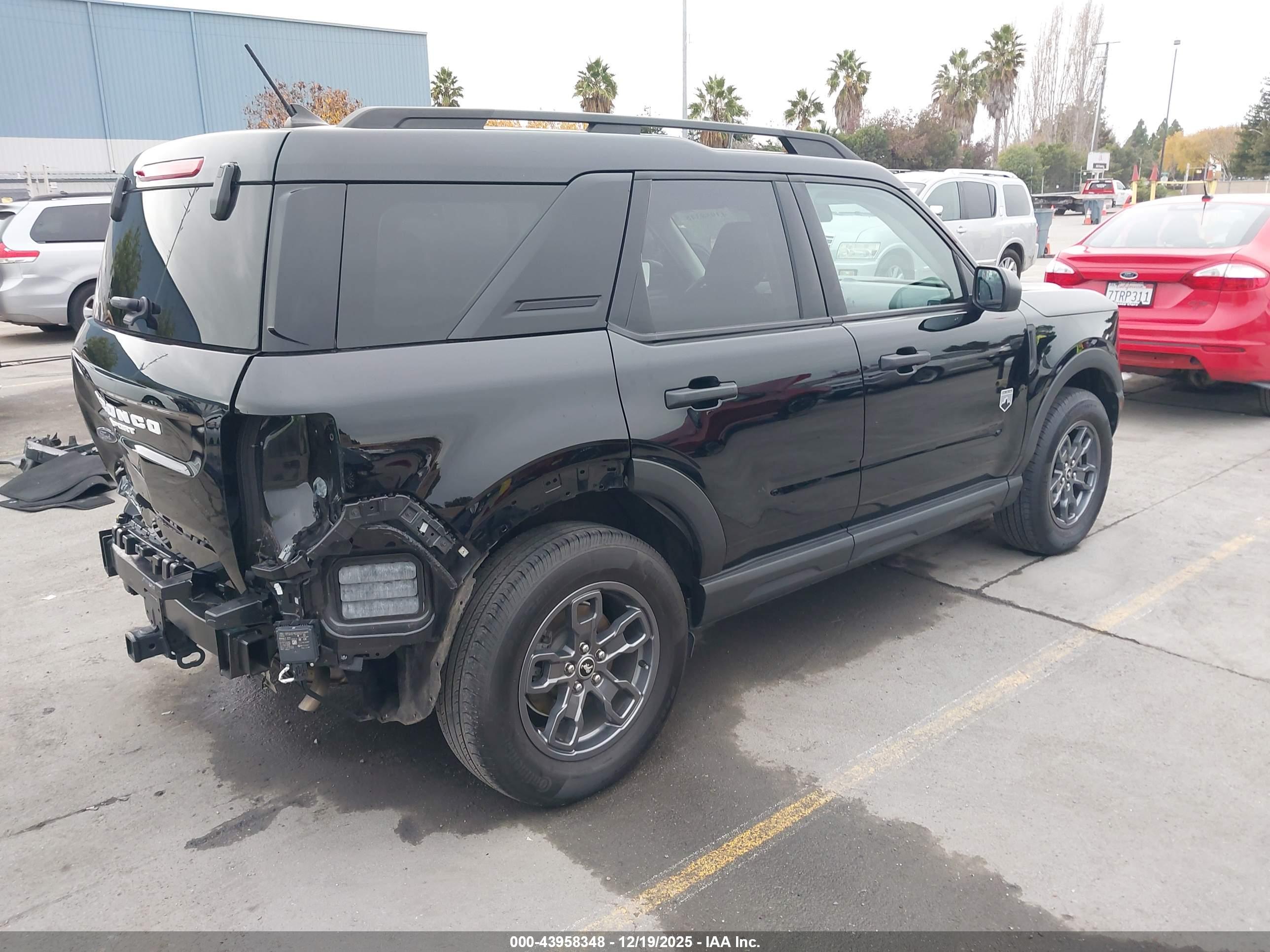 FORD BRONCO image 4