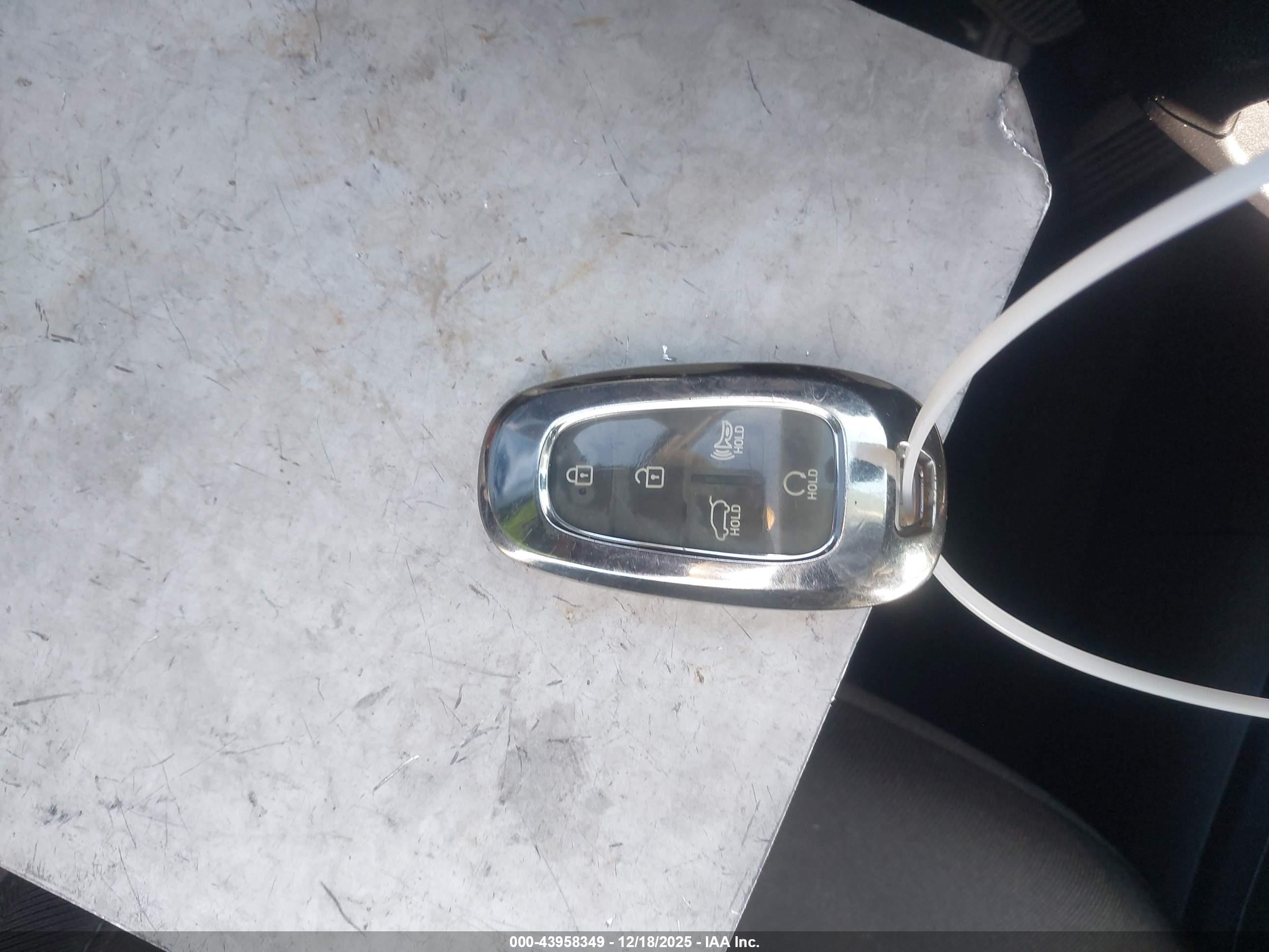 HYUNDAI TUCSON image 11