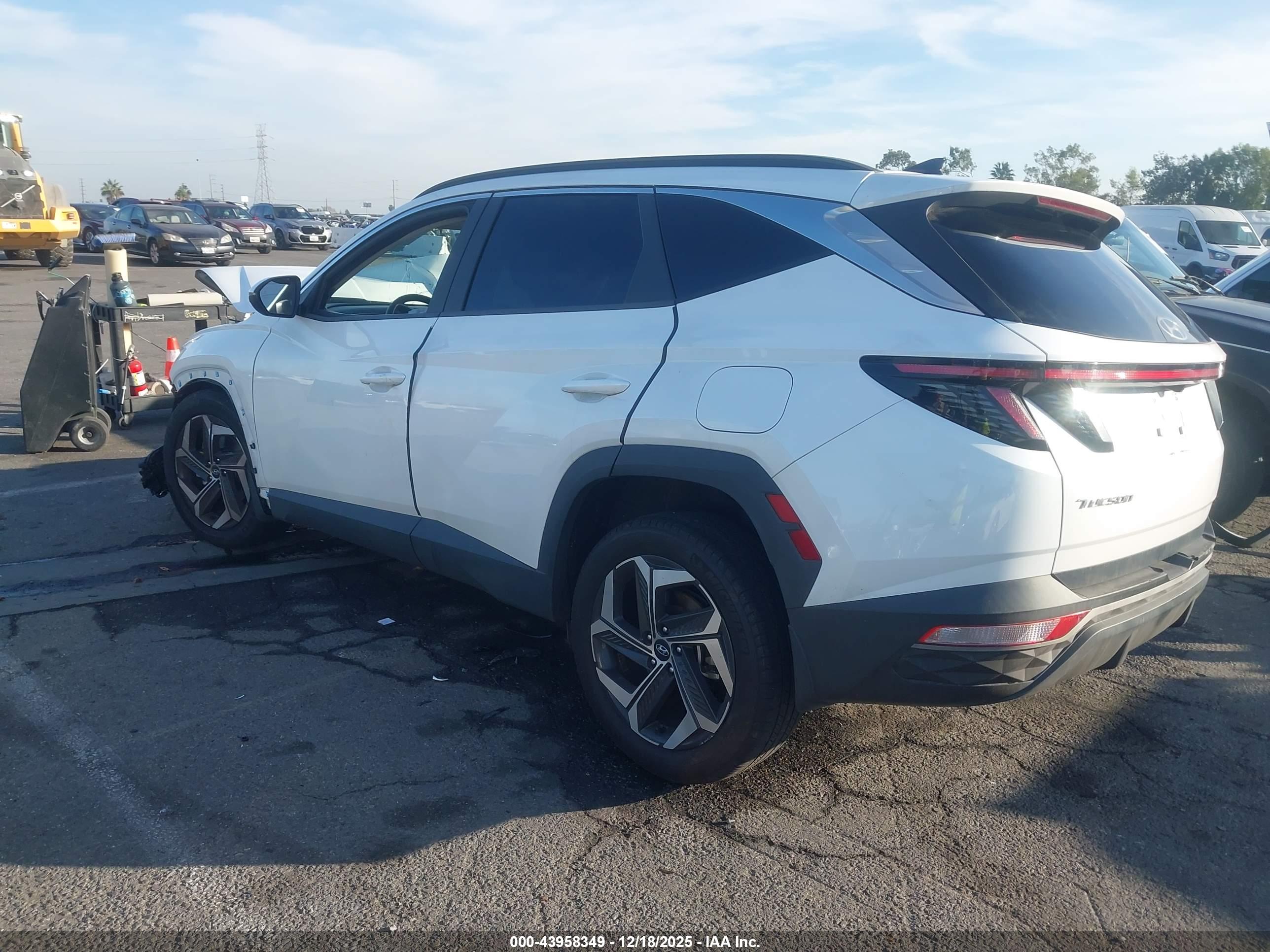 HYUNDAI TUCSON image 3