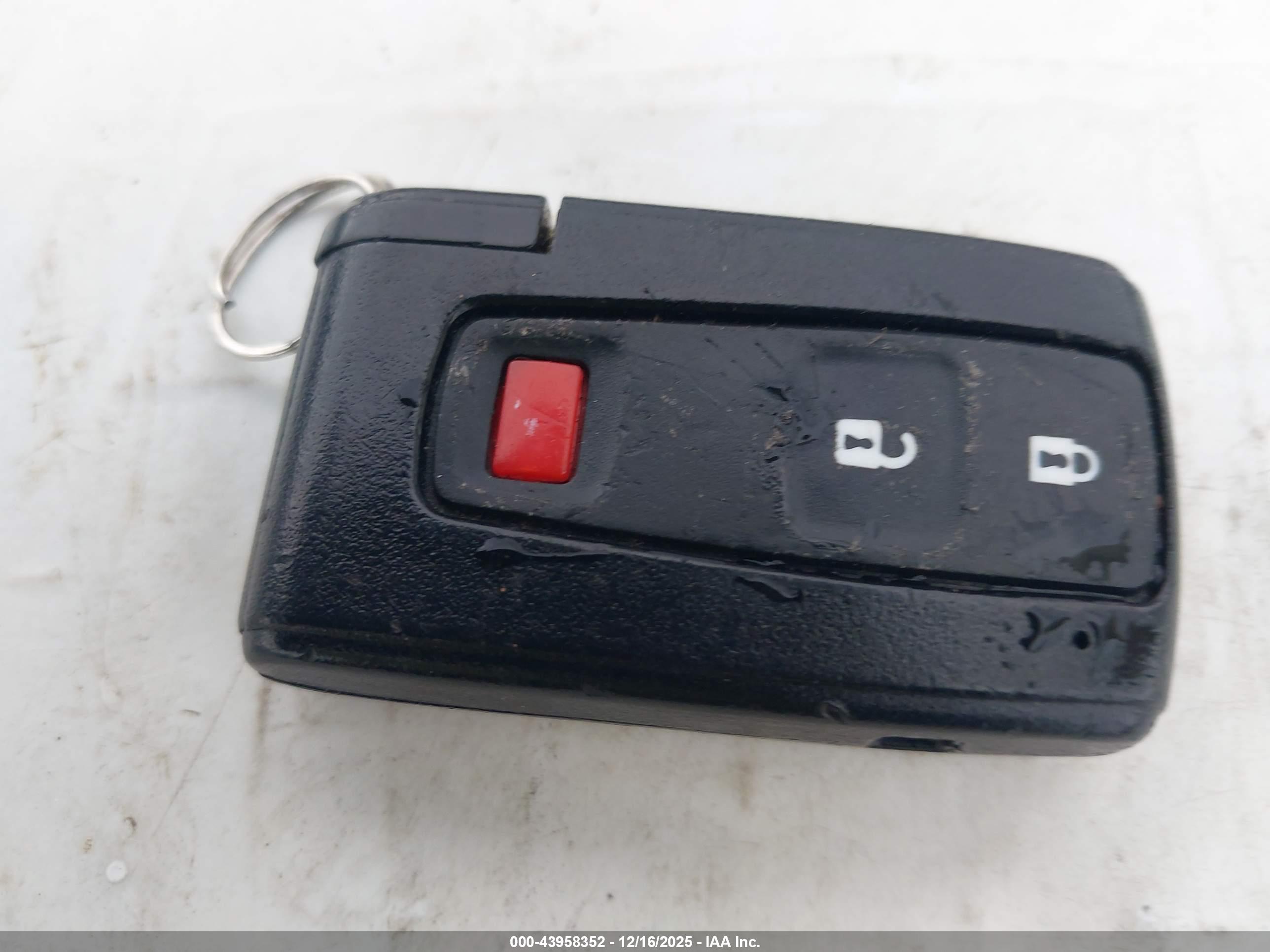 TOYOTA PRIUS image 11