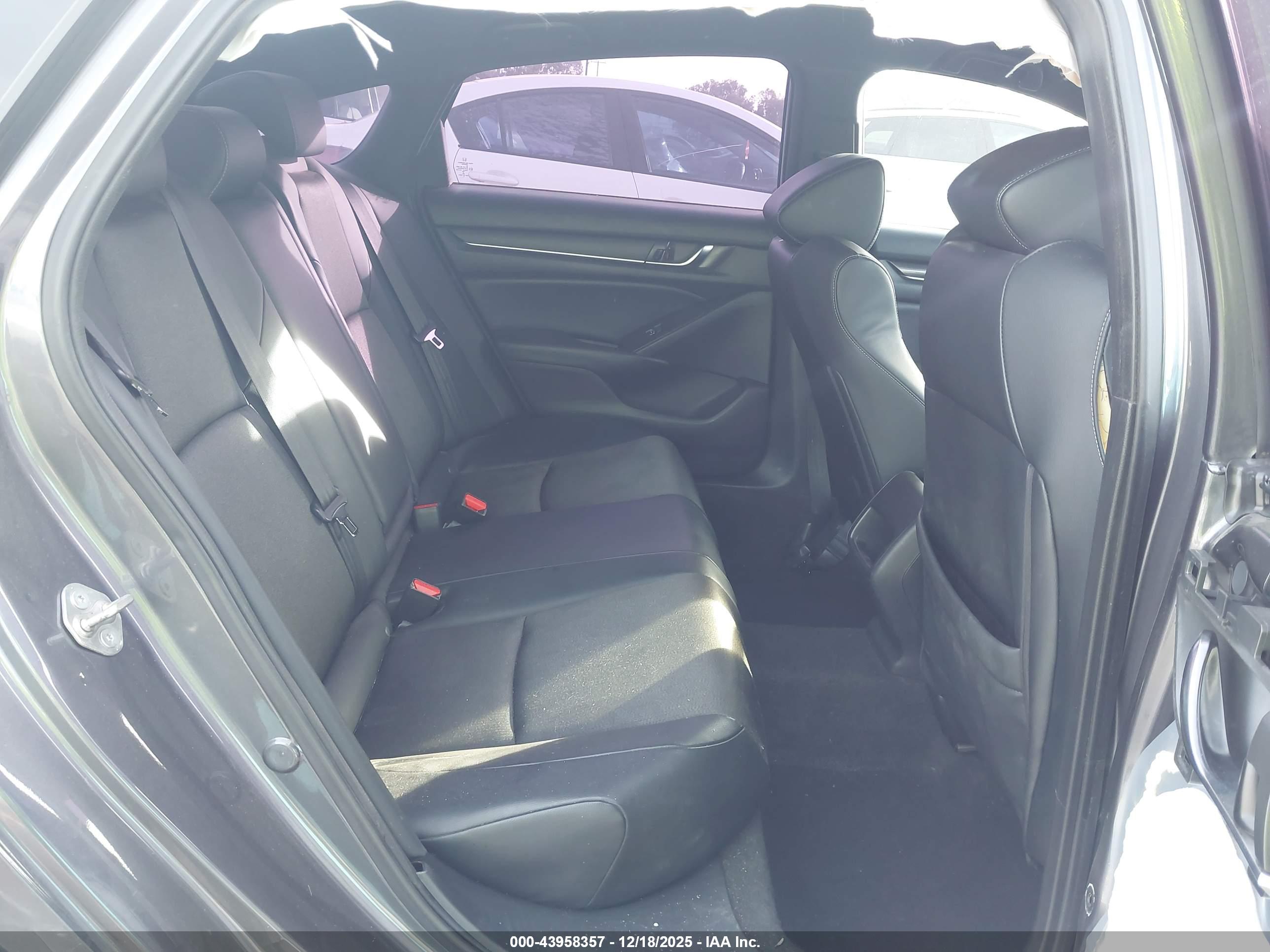 HONDA ACCORD image 8