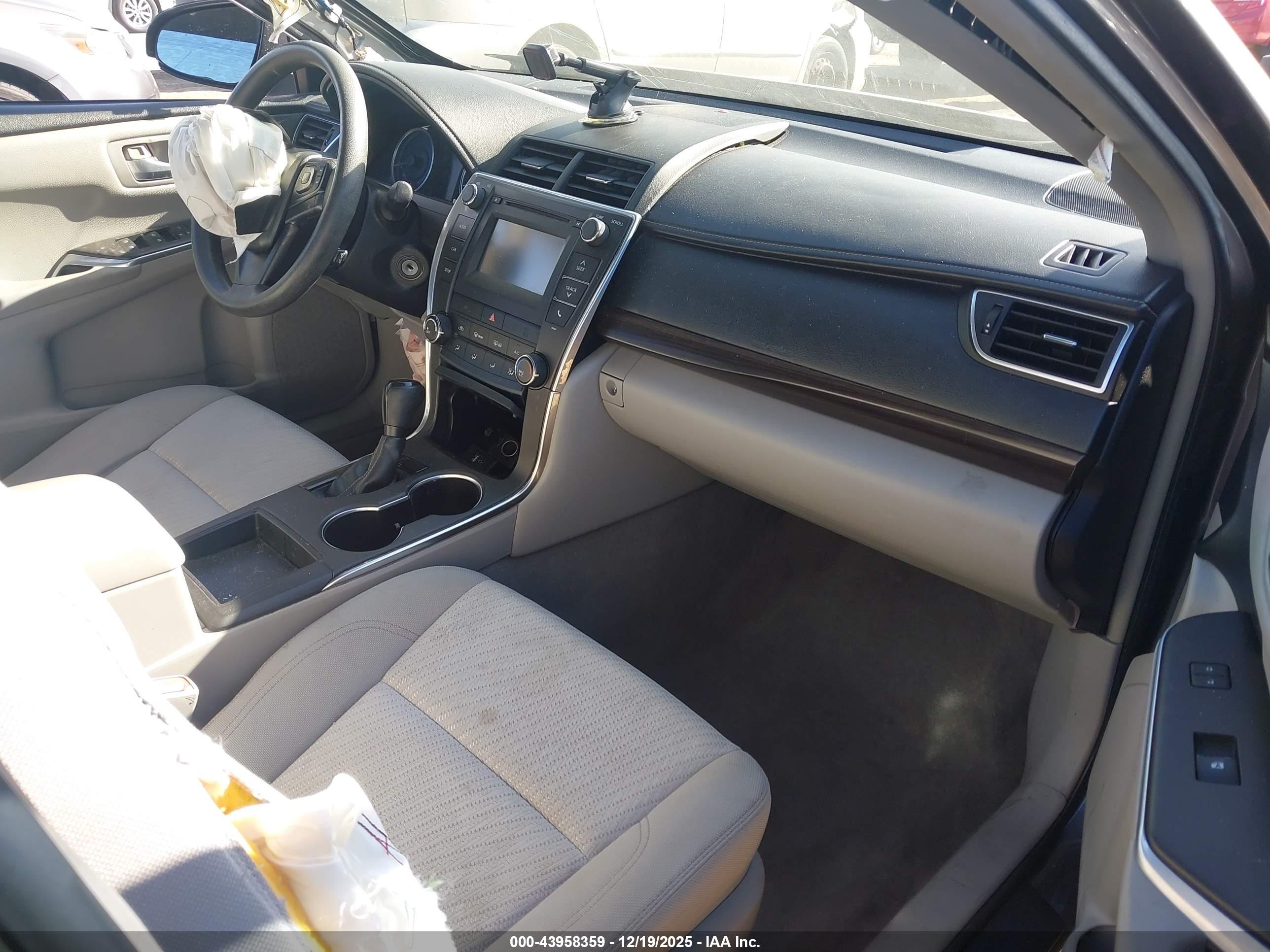 TOYOTA CAMRY image 5