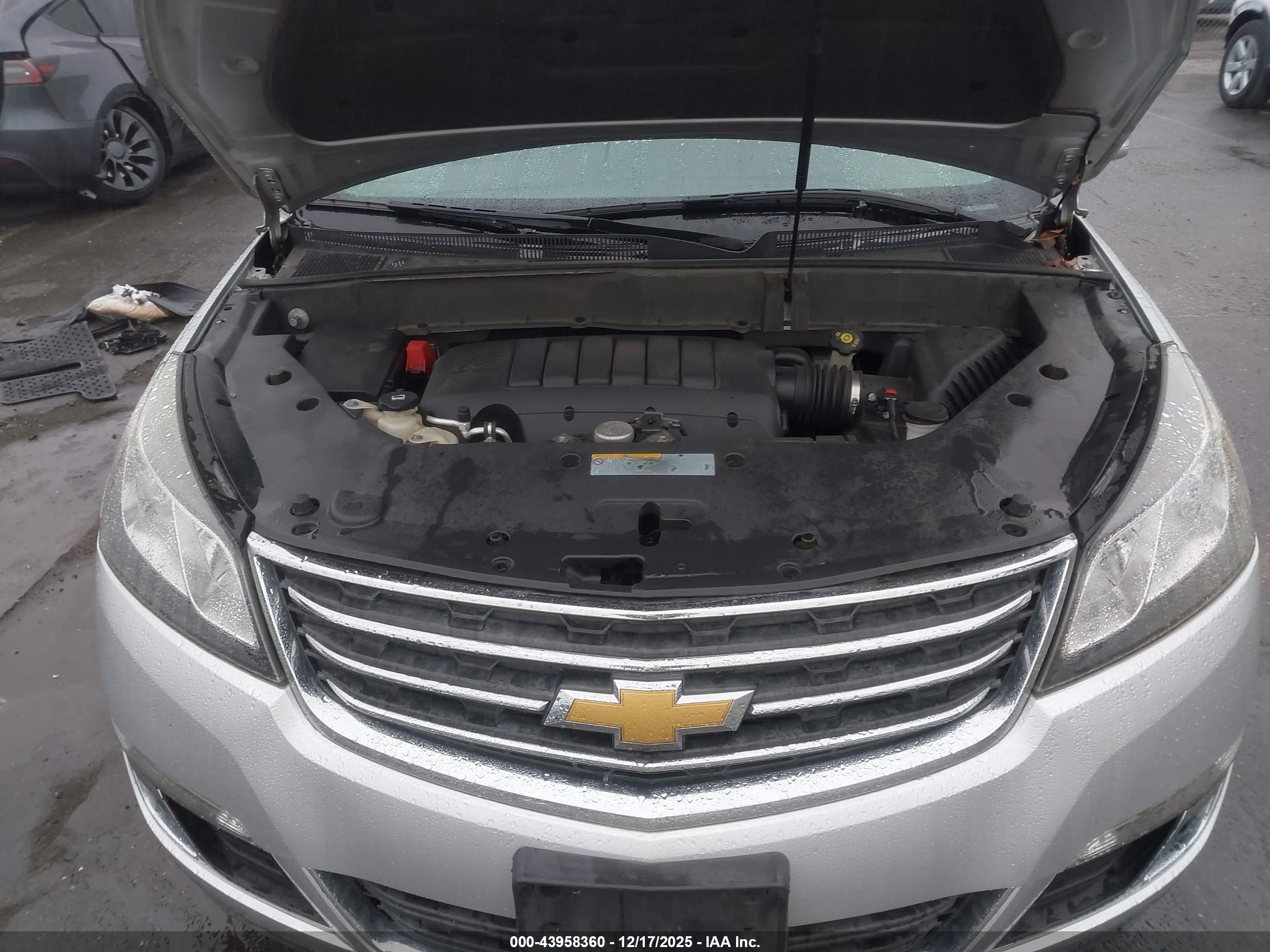 CHEVROLET TRAVERSE image 10