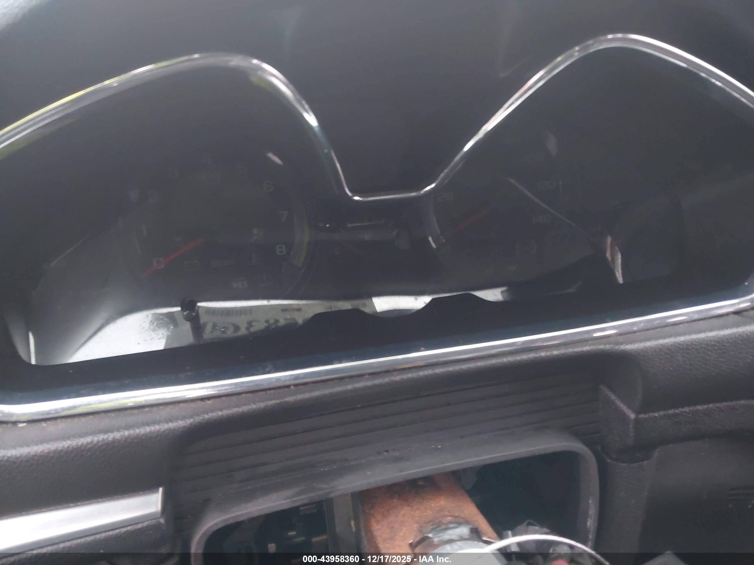 CHEVROLET TRAVERSE image 7
