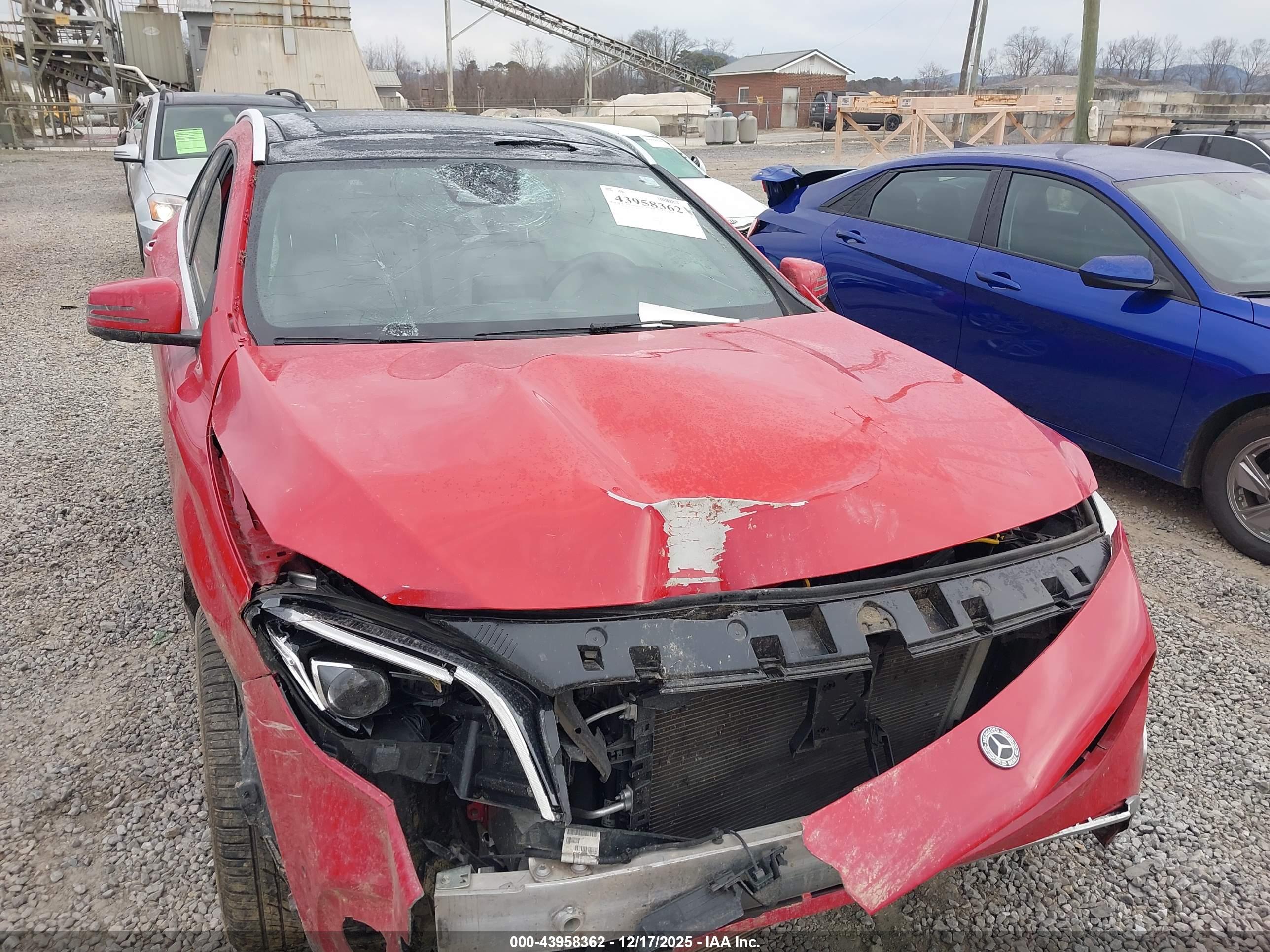 MERCEDES-BENZ GLA image 6