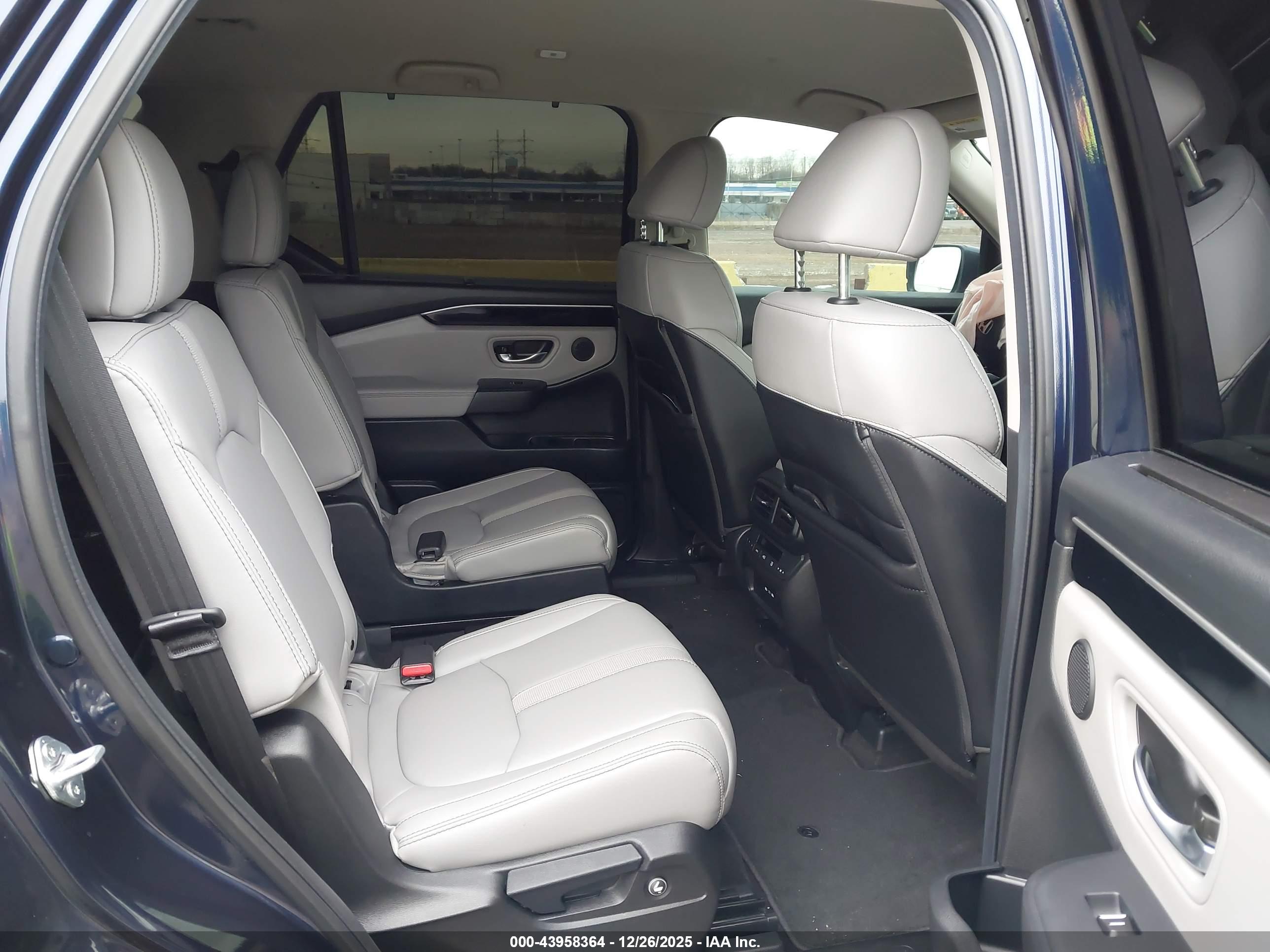 HONDA PILOT image 8