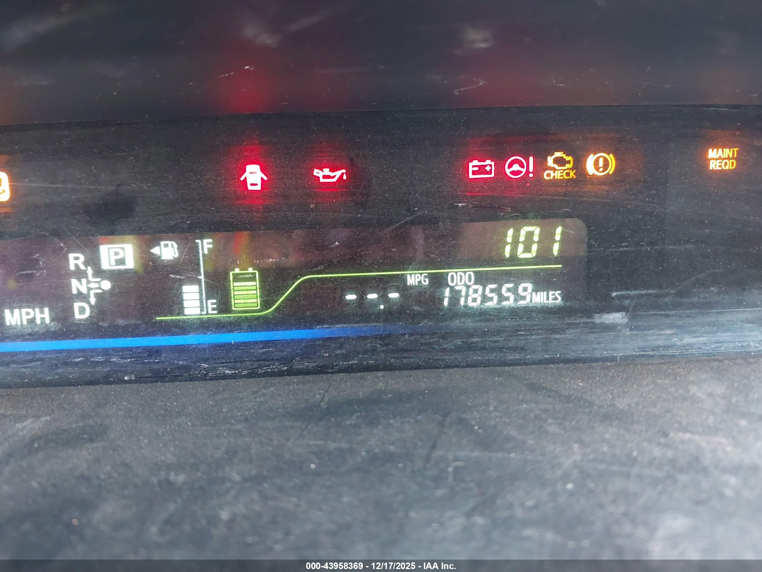 TOYOTA PRIUS image 7