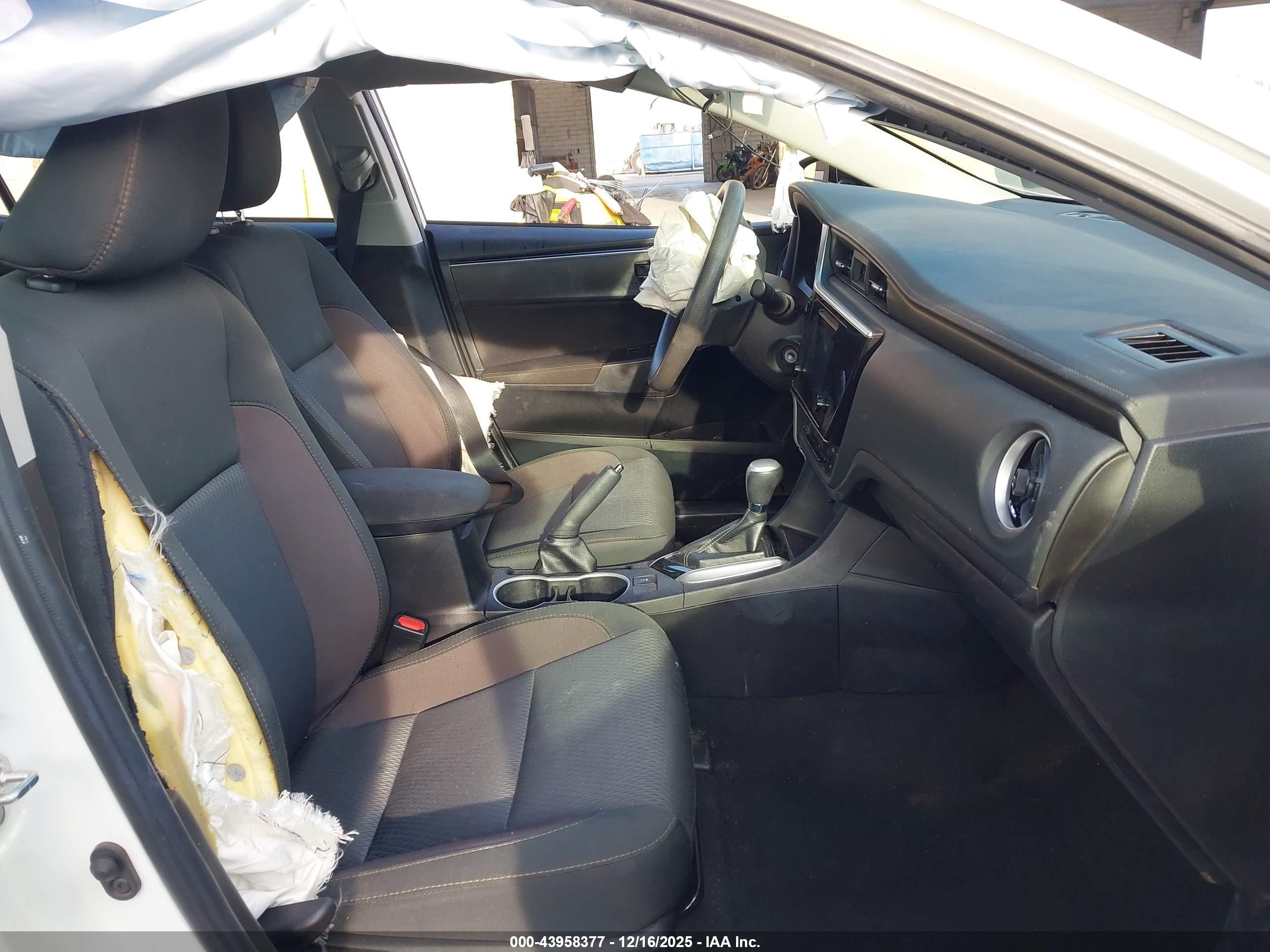 TOYOTA COROLLA image 5