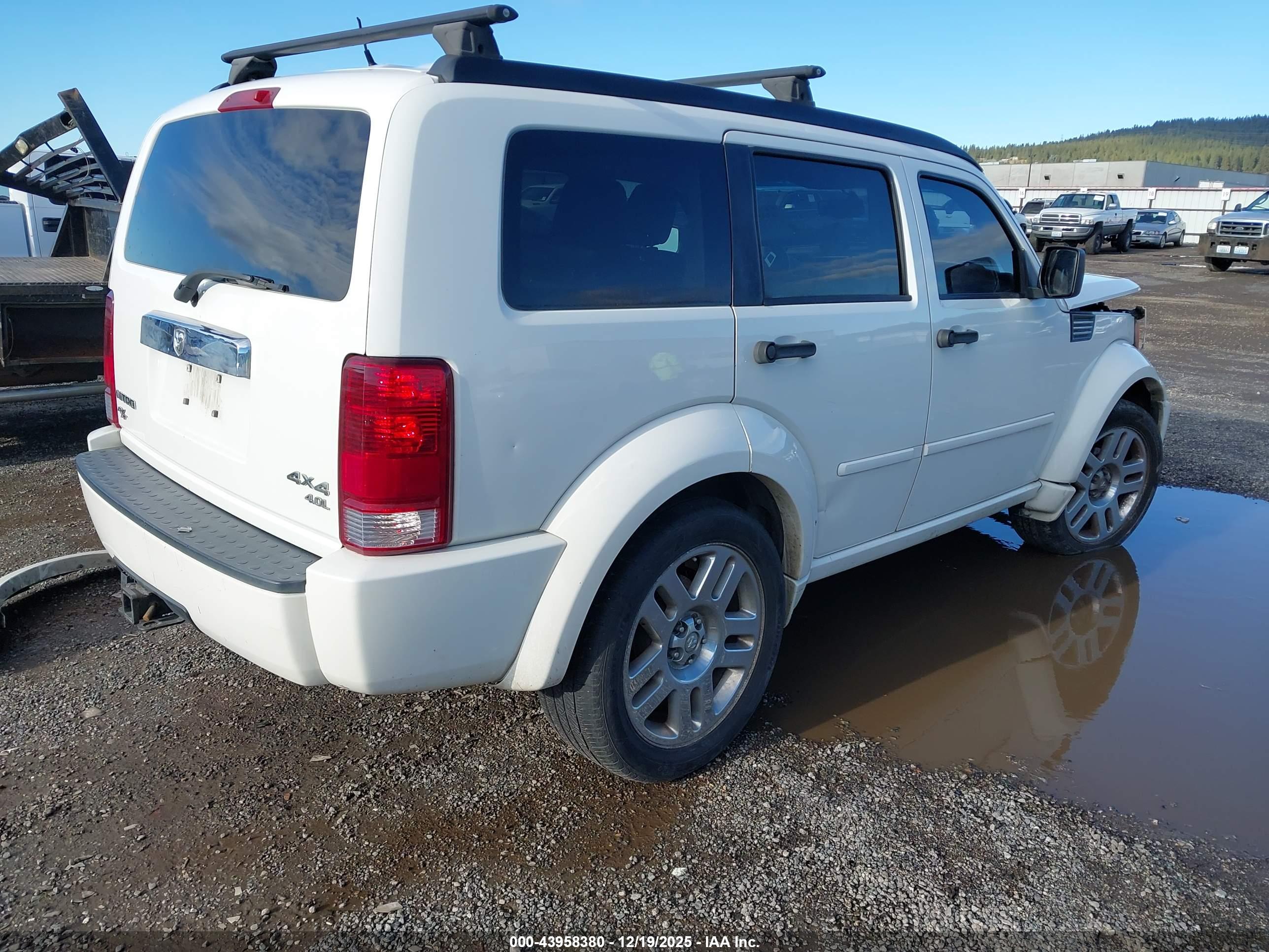 DODGE NITRO image 4