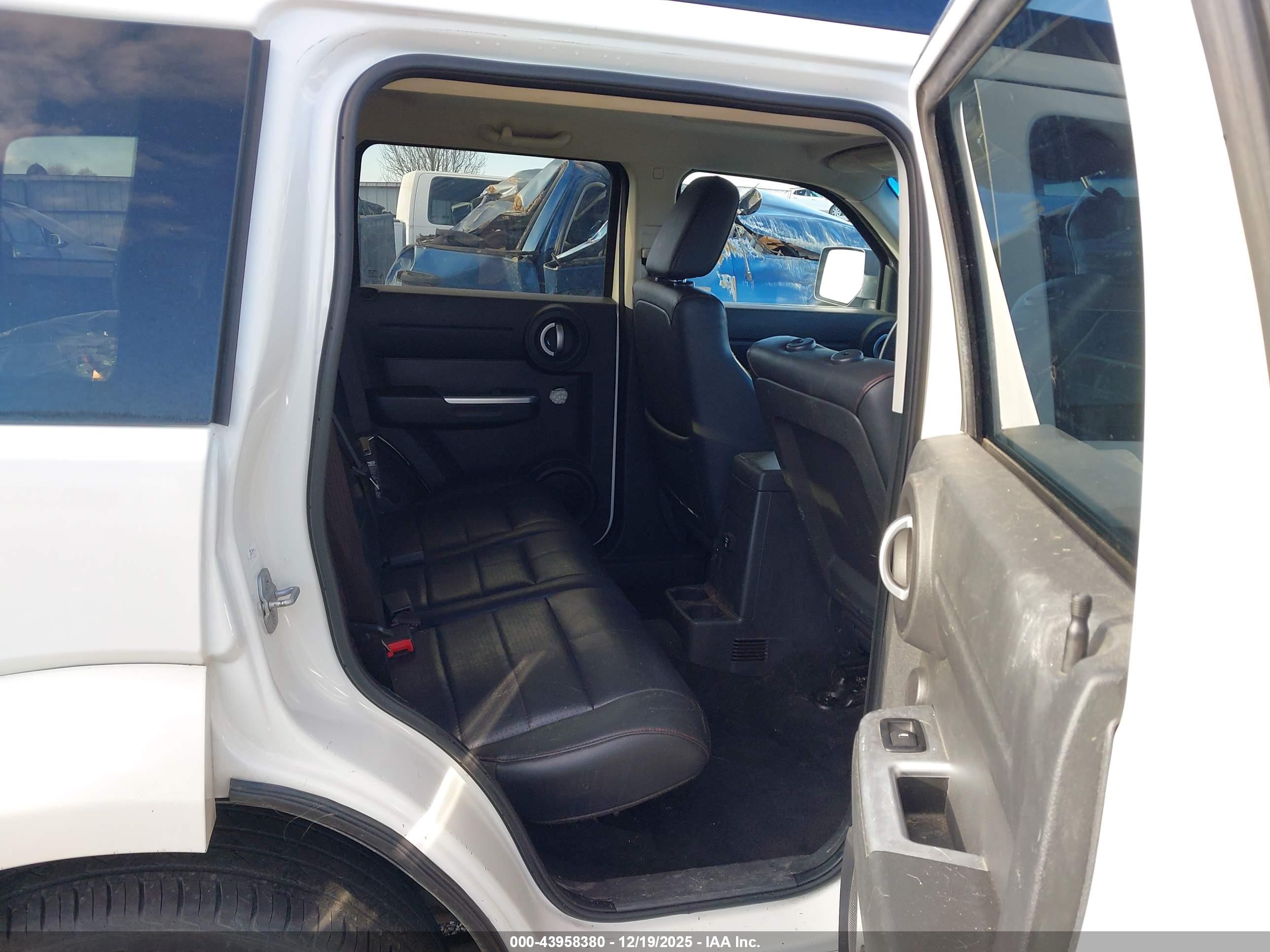 DODGE NITRO image 8