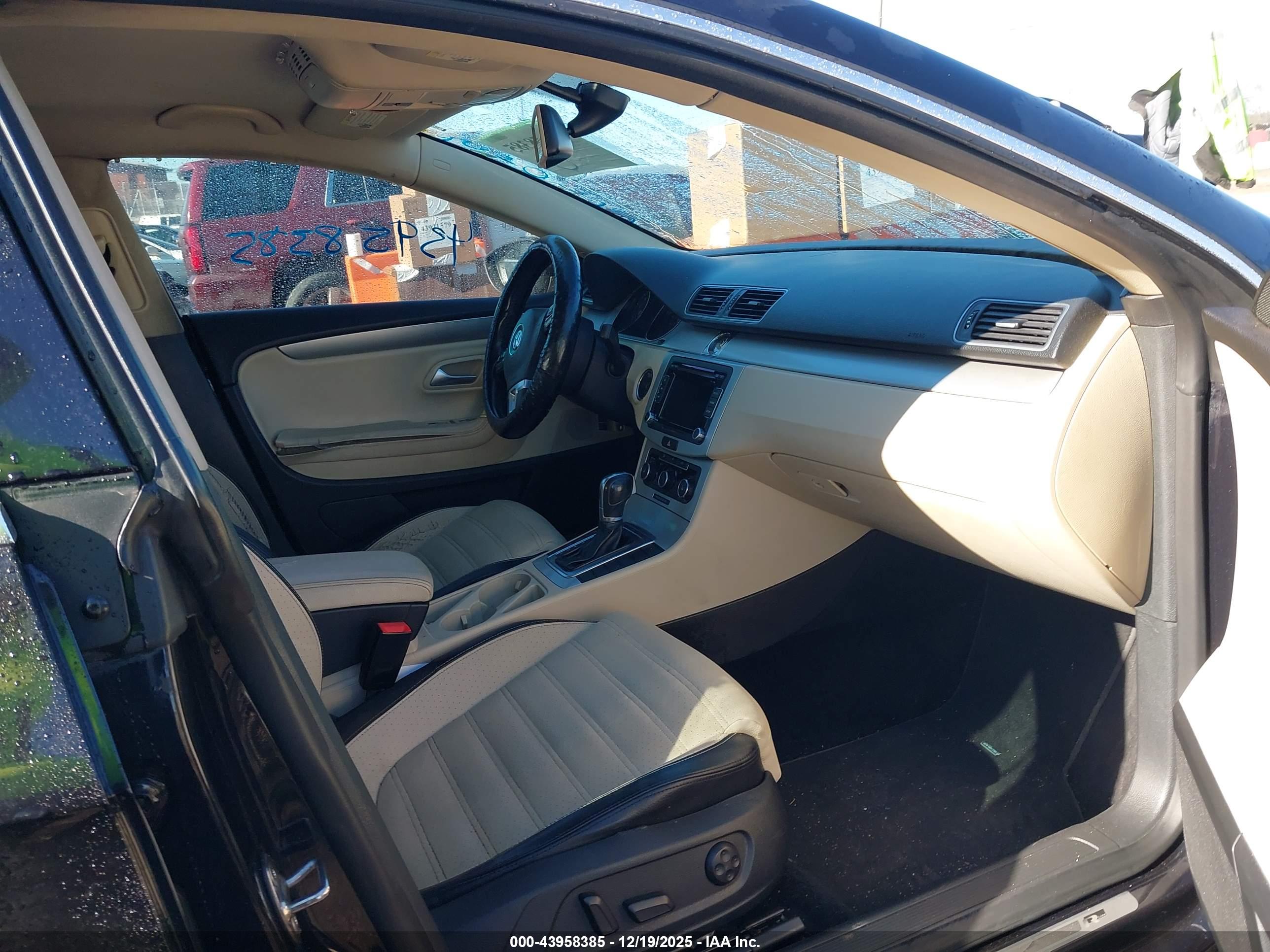 VOLKSWAGEN CC image 5