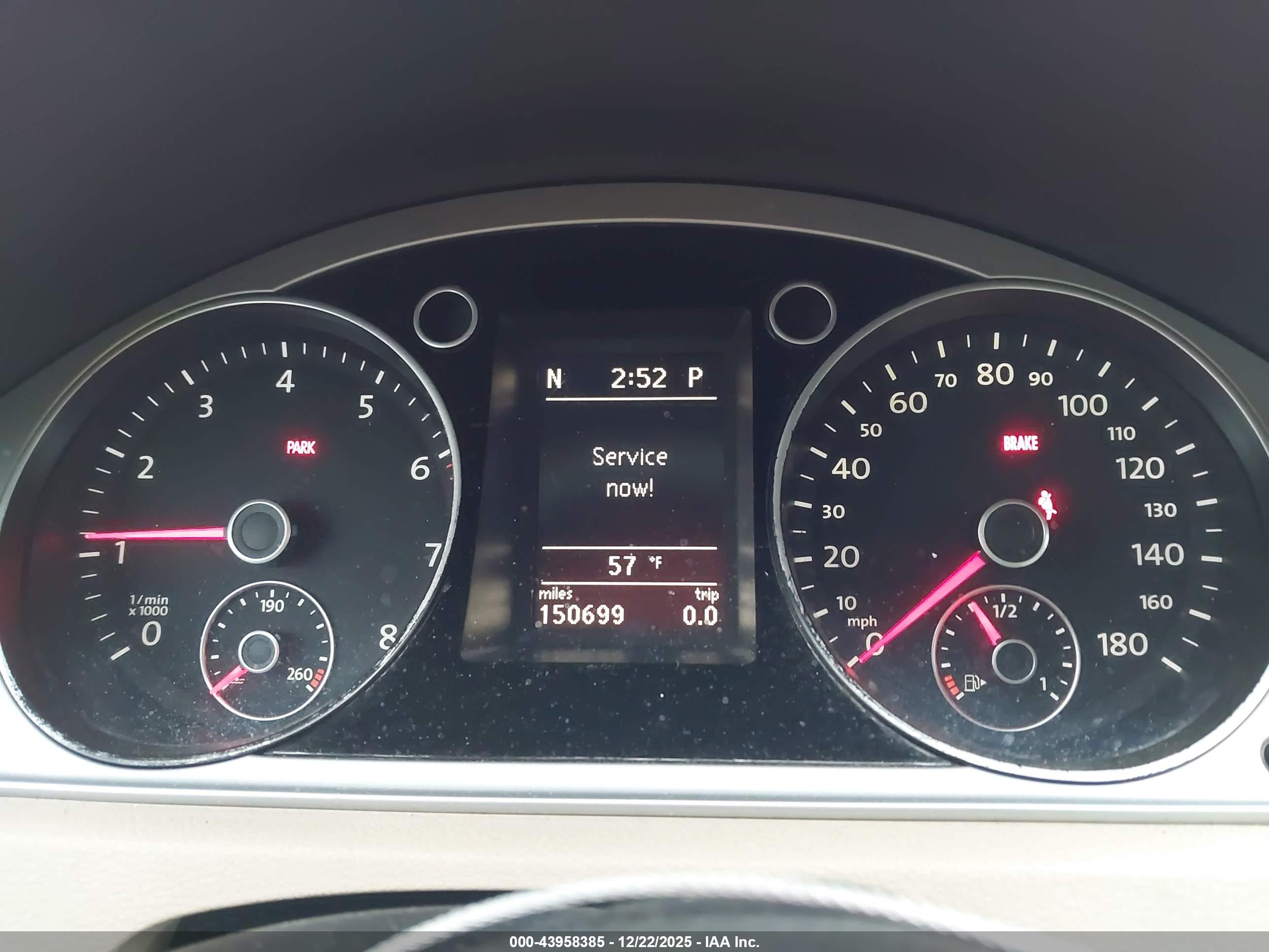 VOLKSWAGEN CC image 7