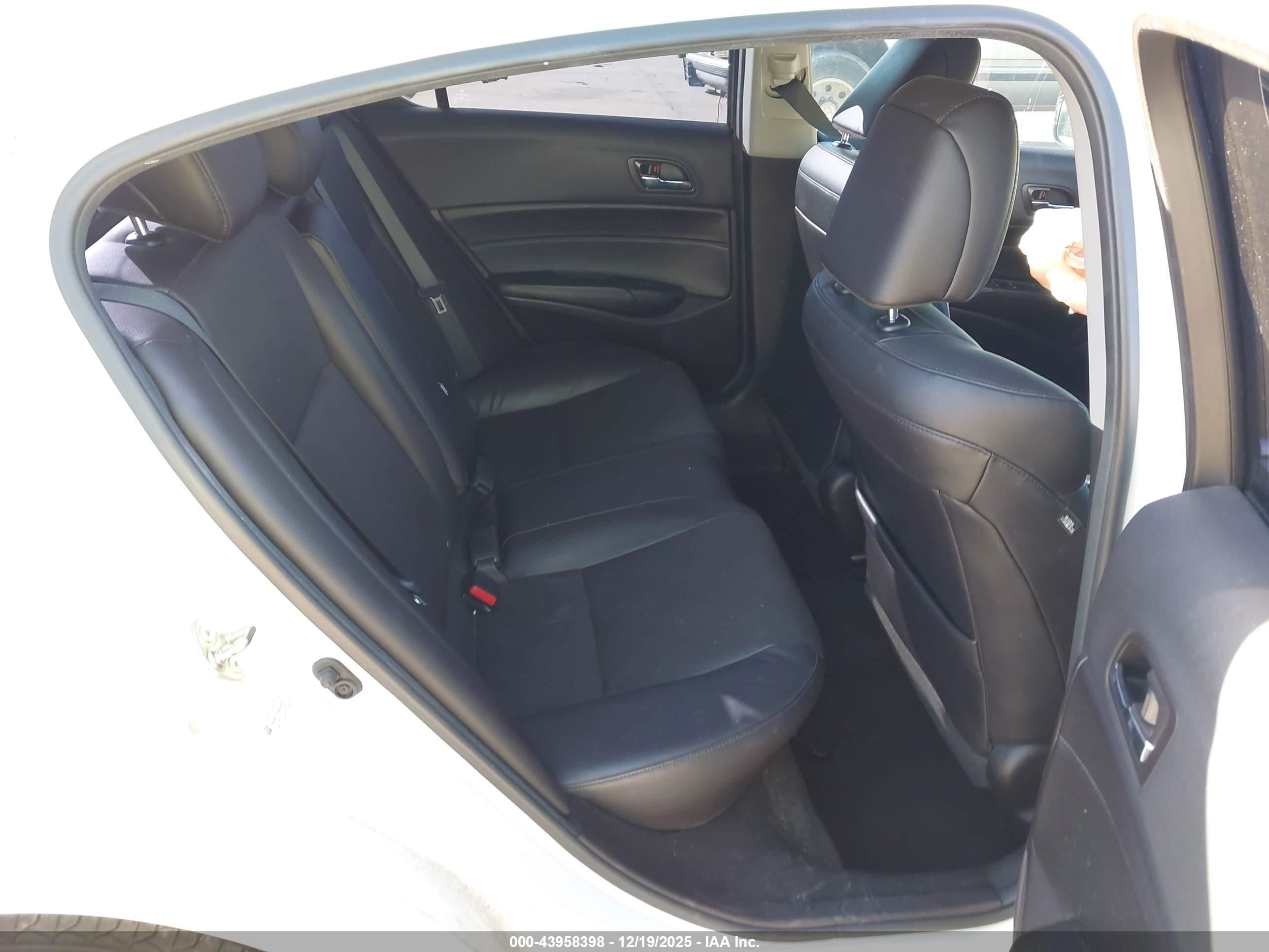ACURA ILX image 8