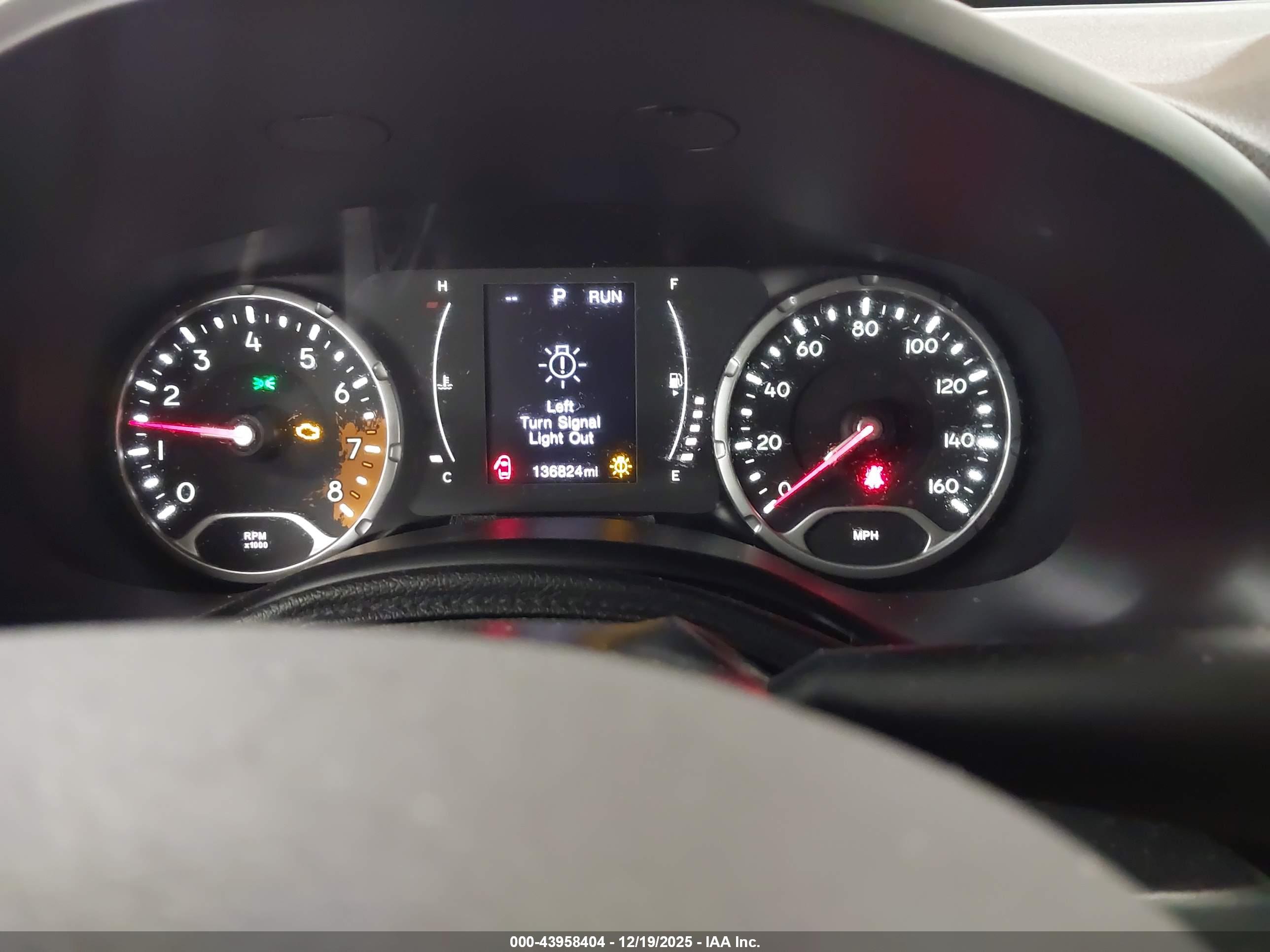 JEEP RENEGADE image 7