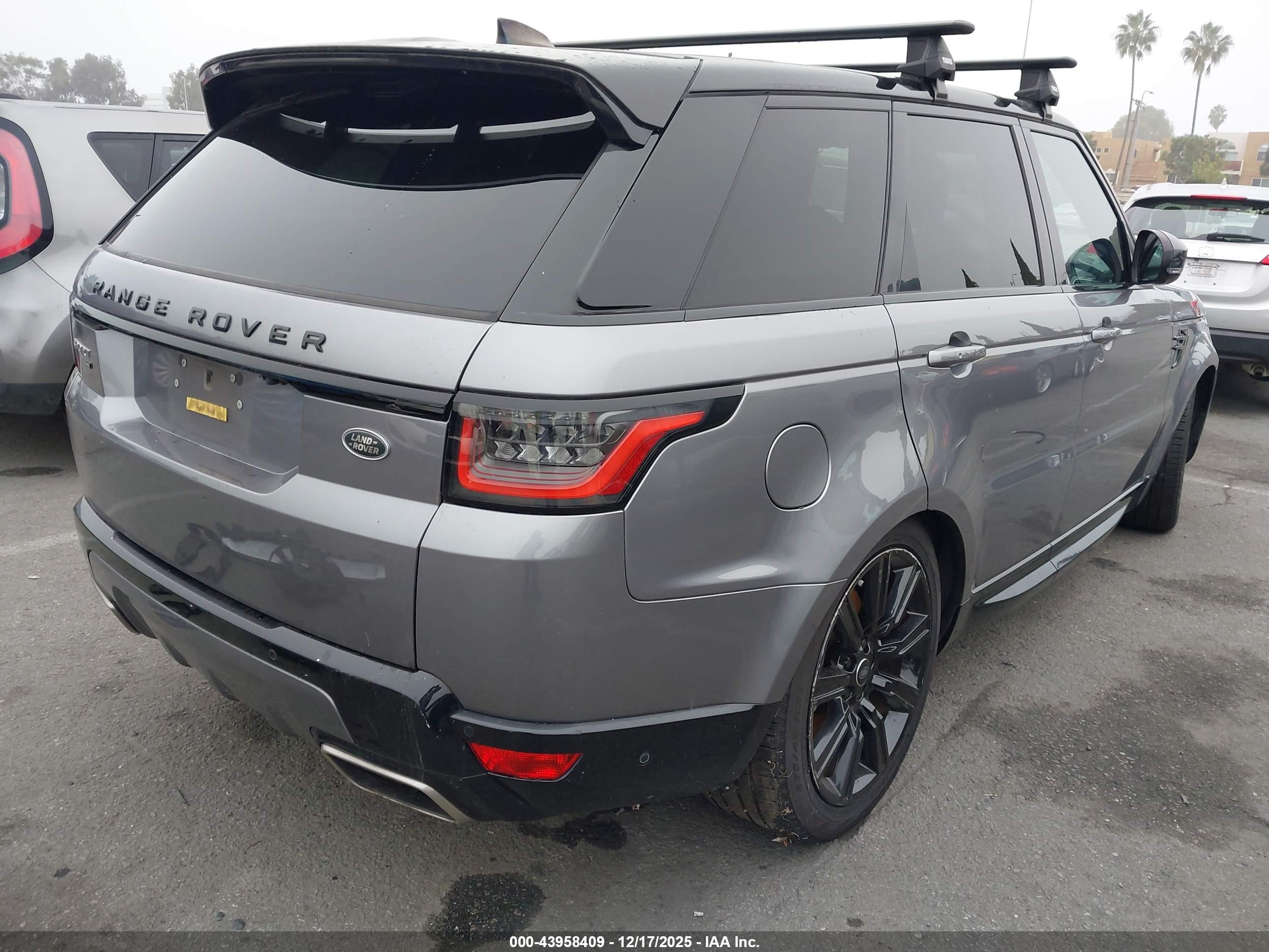 LAND ROVER image 4