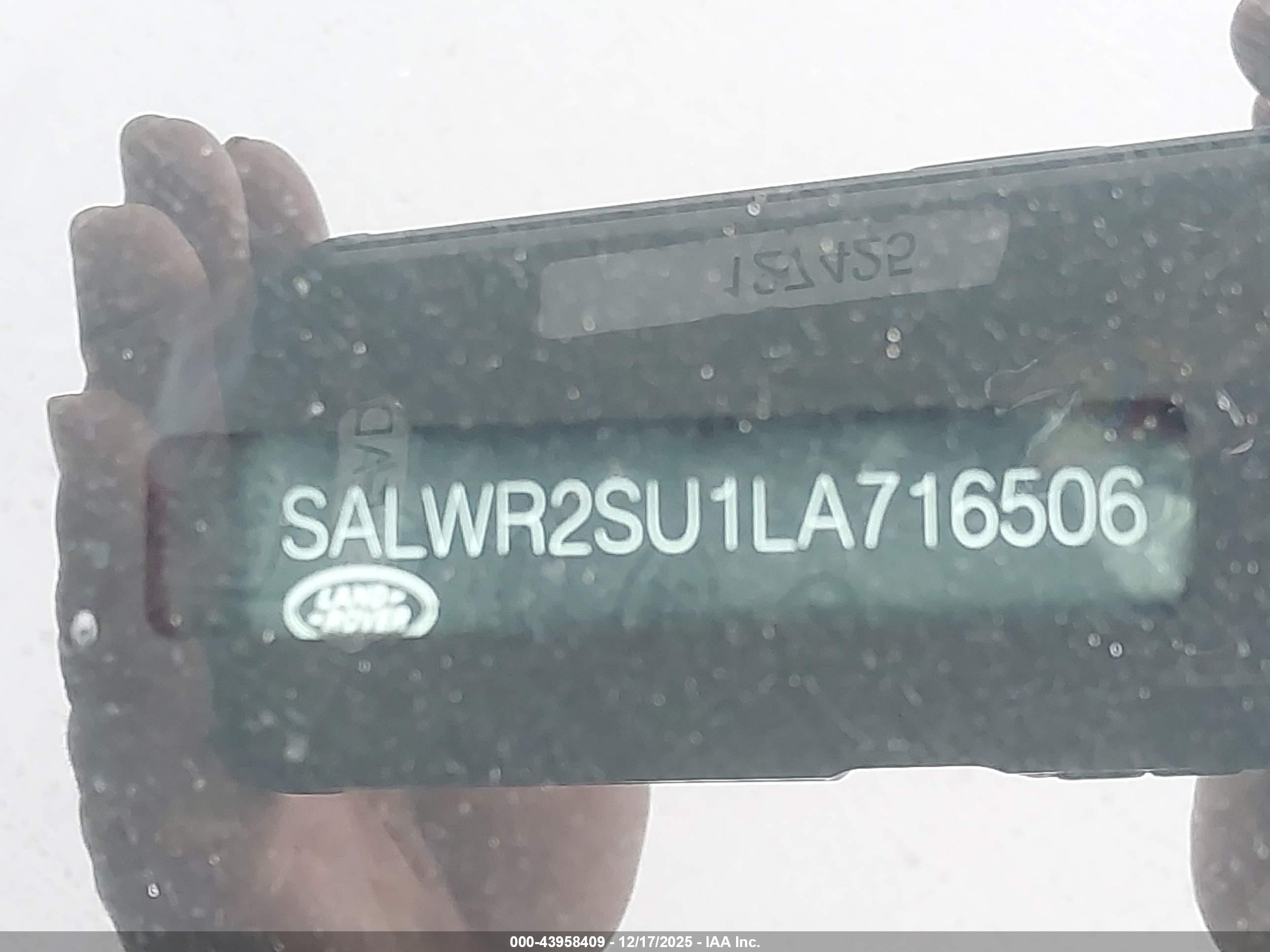 LAND ROVER image 9